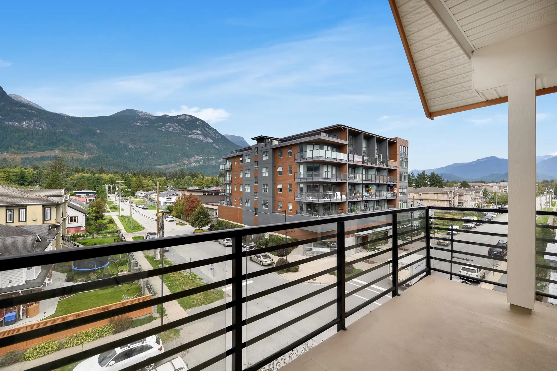 Property at #403 1310 VICTORIA STREET, Squamish, BC