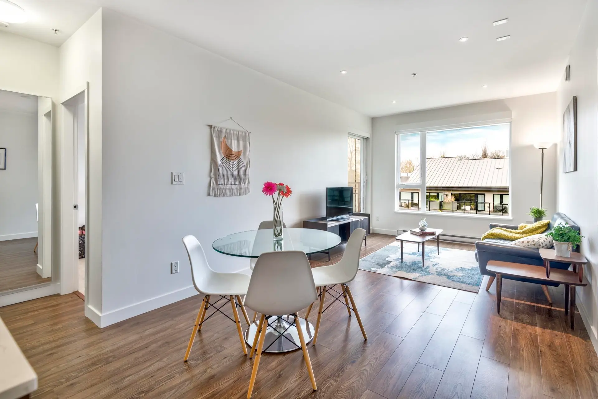 Property at #402 1061 Marine Drive, North Vancouver, BC