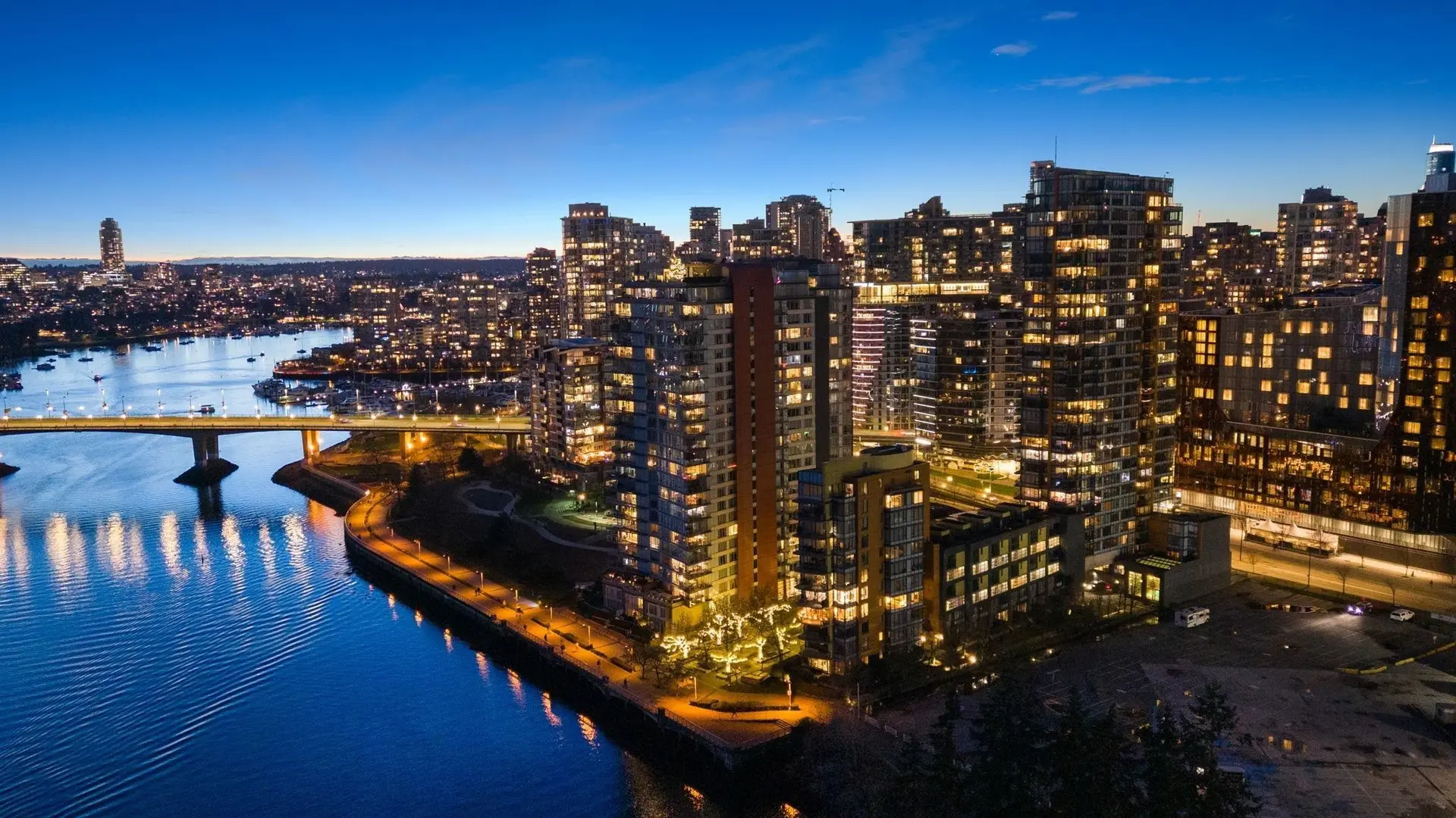 Property at #903 8 Smithe Mews, Vancouver, BC