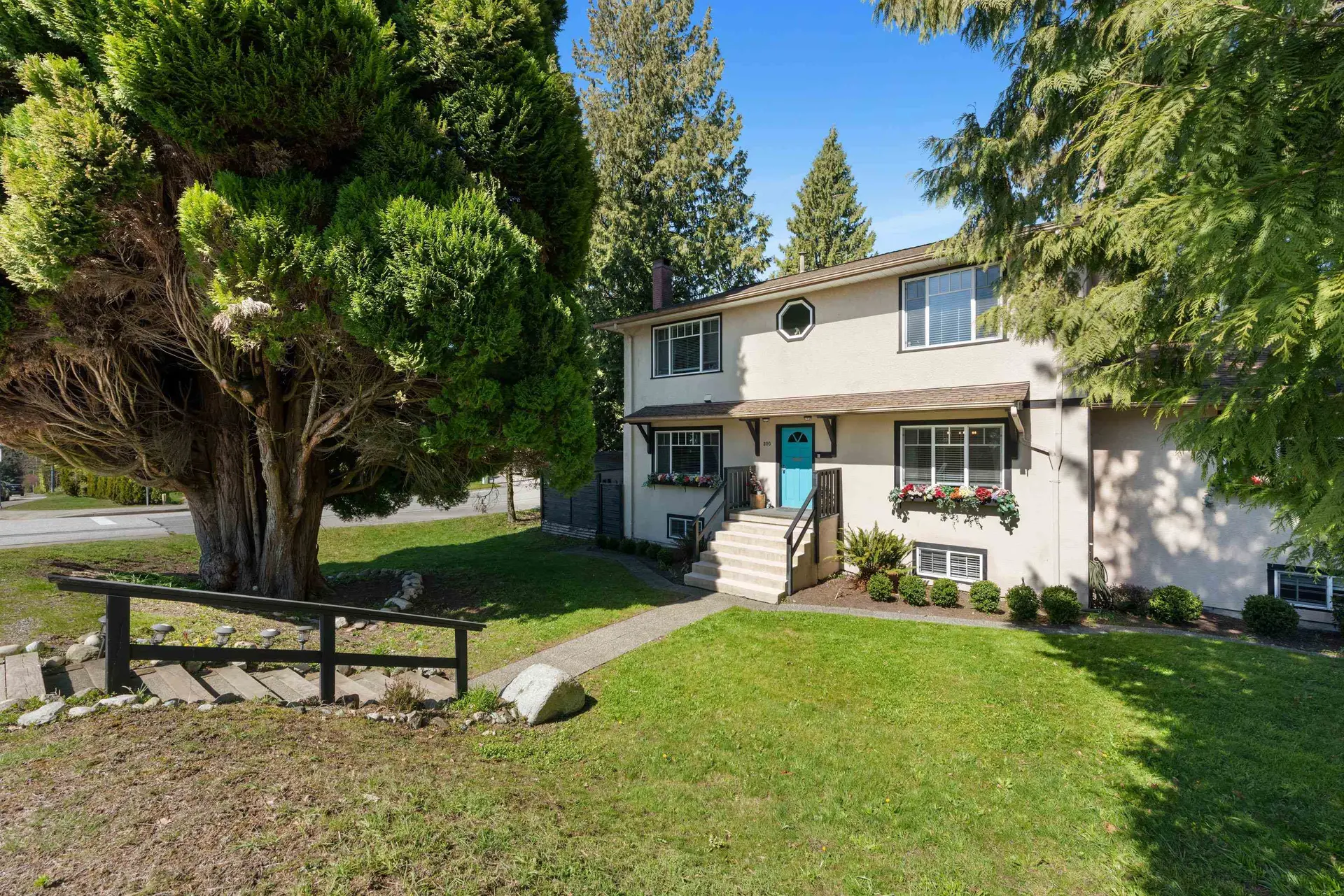 Property at 300 E 25th Street, North Vancouver, BC