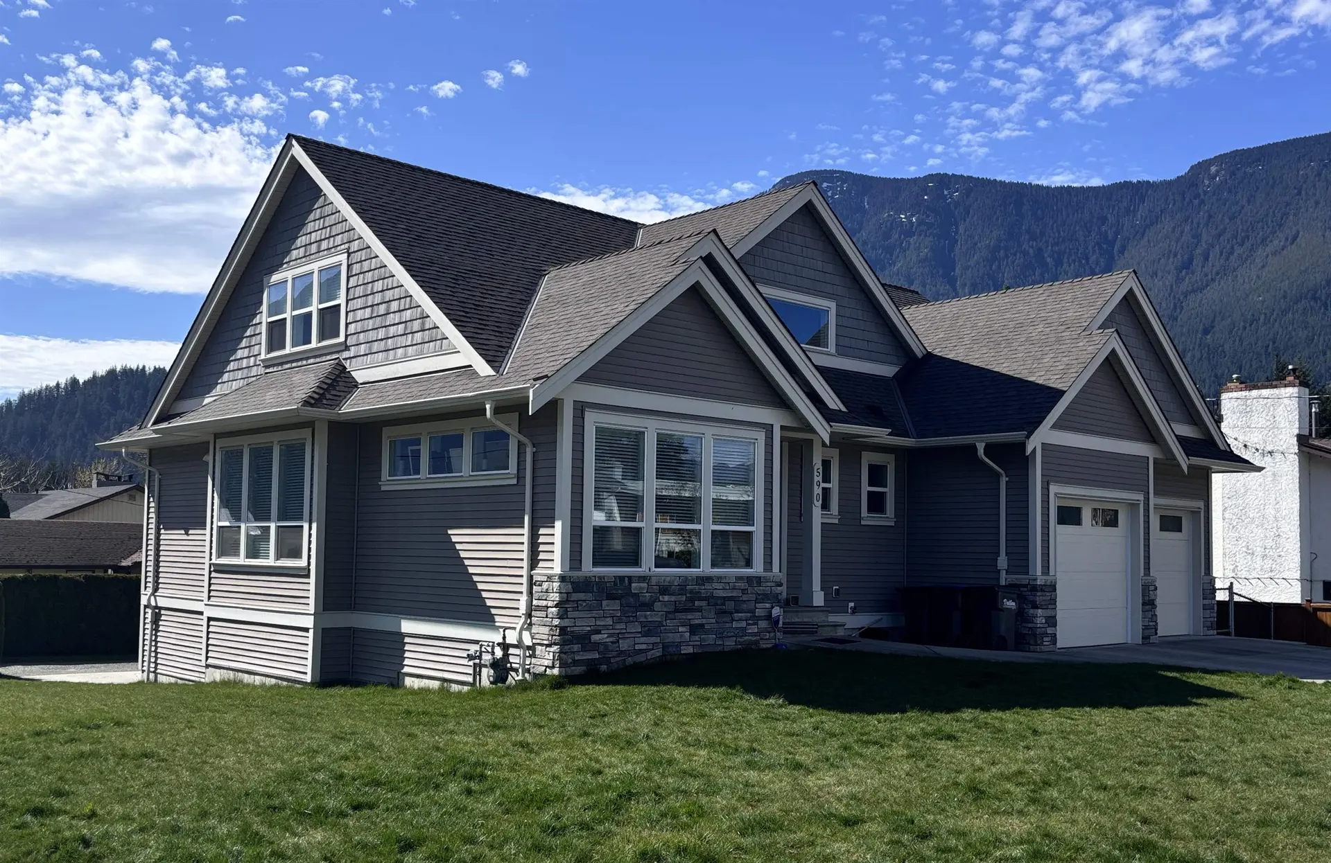 Property at 590 Skagit Avenue, Hope, BC