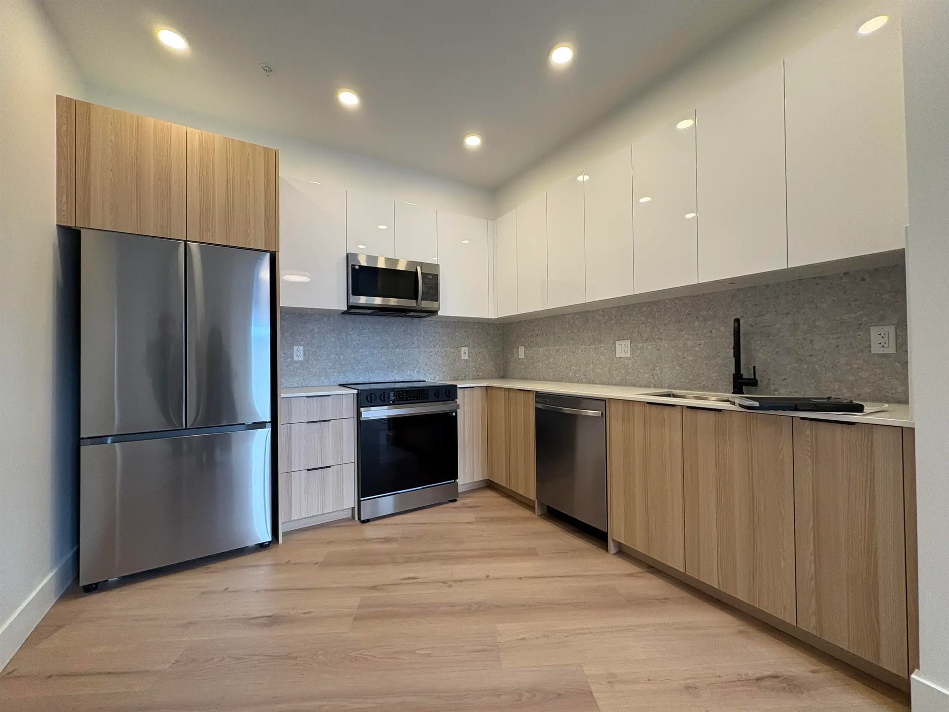 Property at #622 20769 FRASER HIGHWAY, Langley, BC