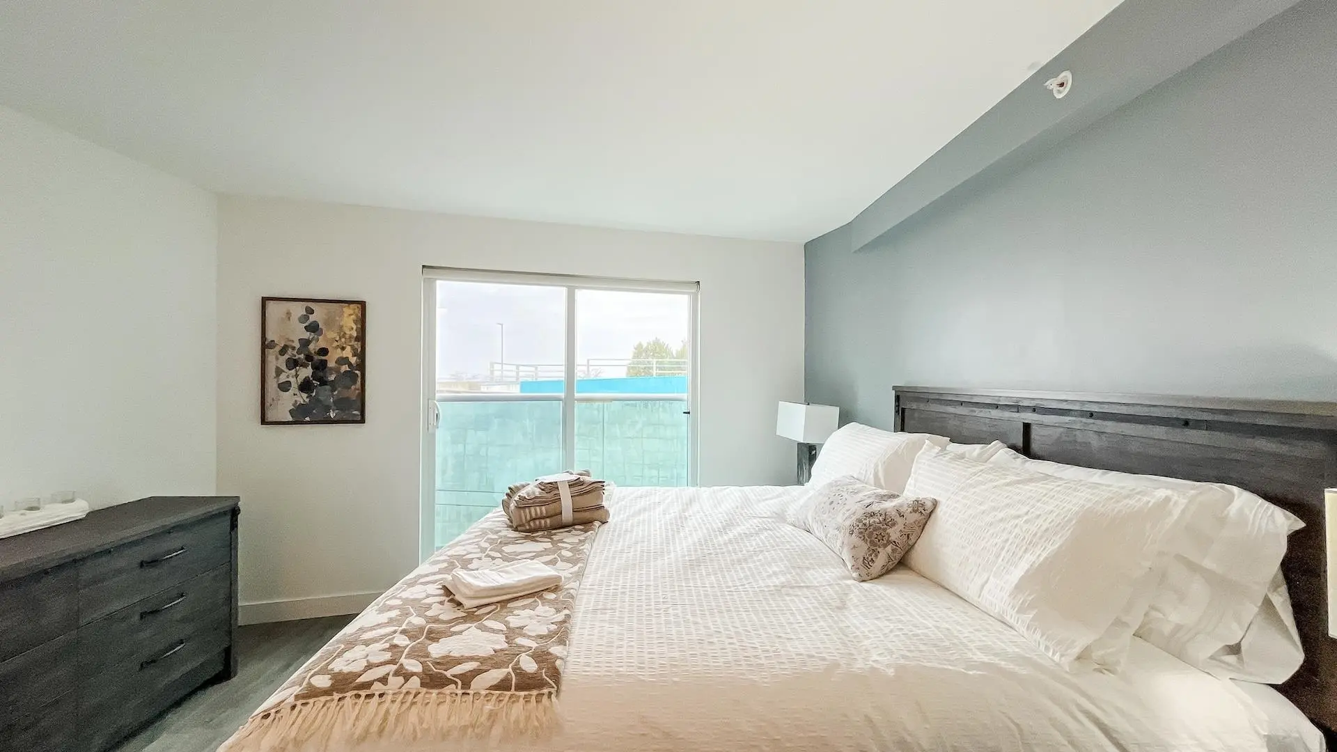 Property at #404 14955 VICTORIA AVENUE, White Rock, BC