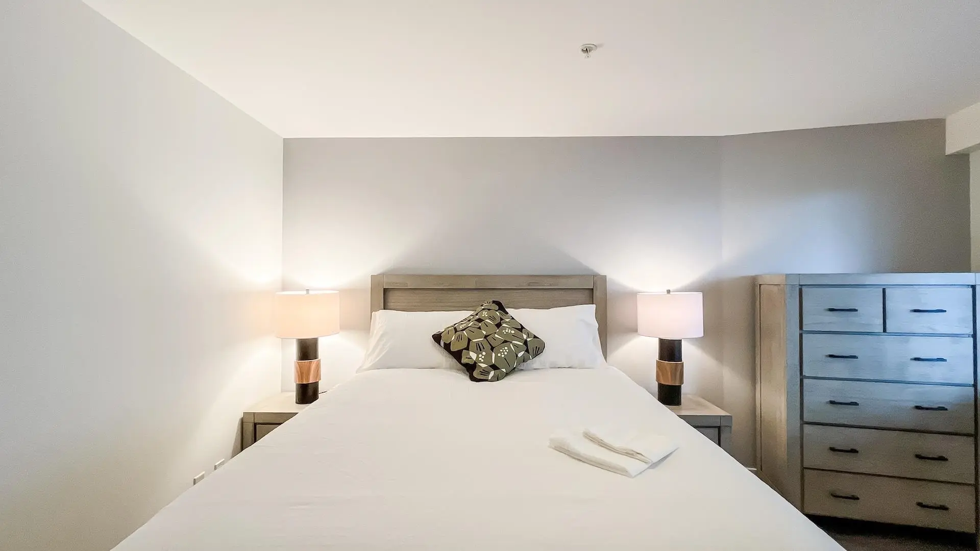 Property at #404 14955 VICTORIA AVENUE, White Rock, BC