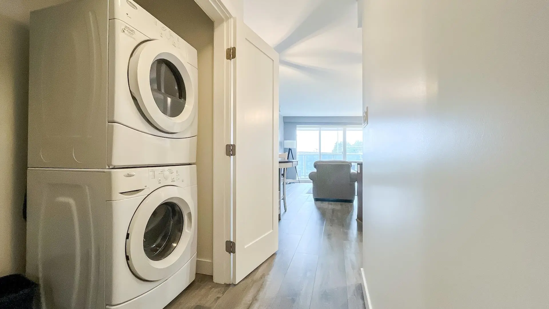 Property at #404 14955 VICTORIA AVENUE, White Rock, BC