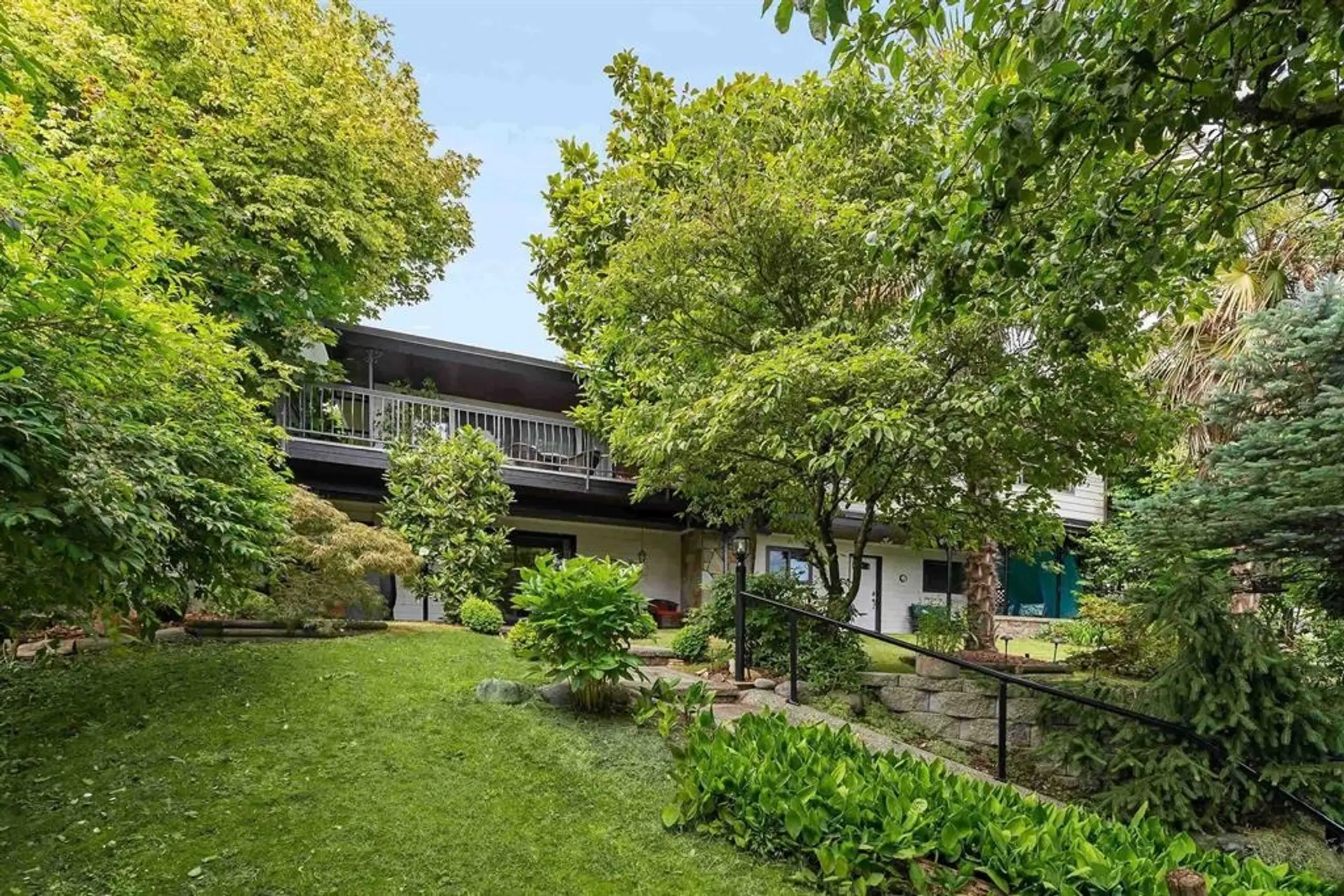 Property at 140 E EIGHTH AVENUE, New Westminster, BC