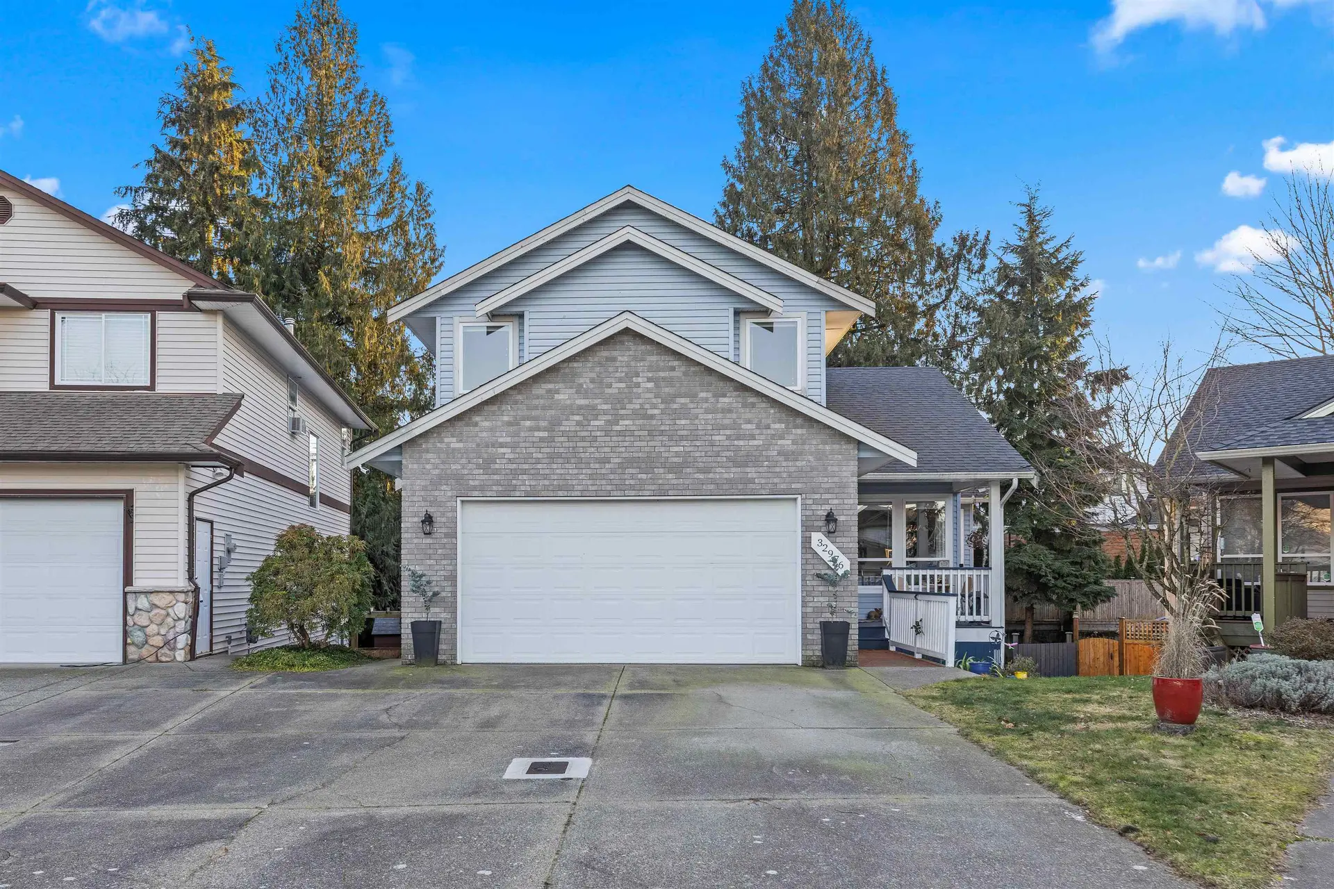 Property at 32976 Hawthorne Avenue, Mission, BC