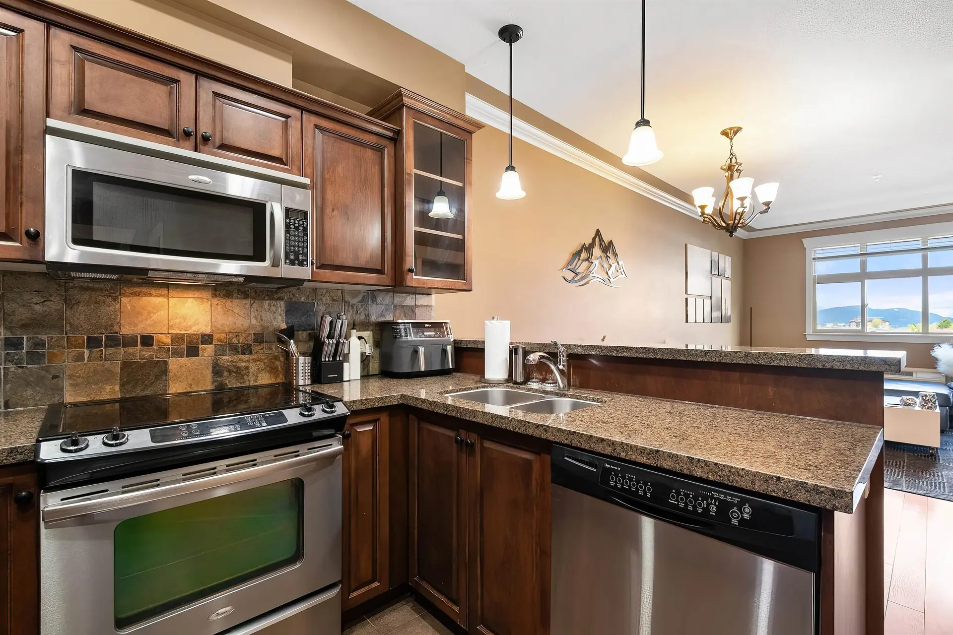 Property at #207 45893 CHESTERFIELD AVENUE, Chilliwack, BC