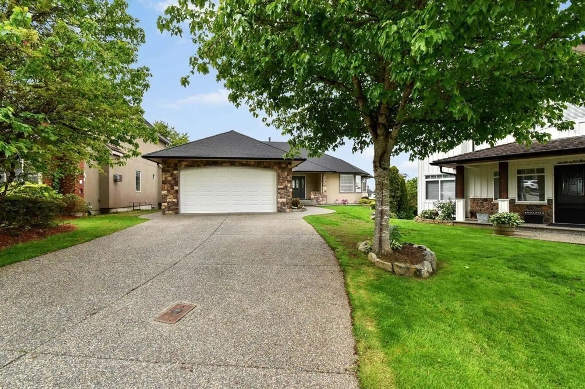 Property at 2389 Orchard Place, Abbotsford, BC