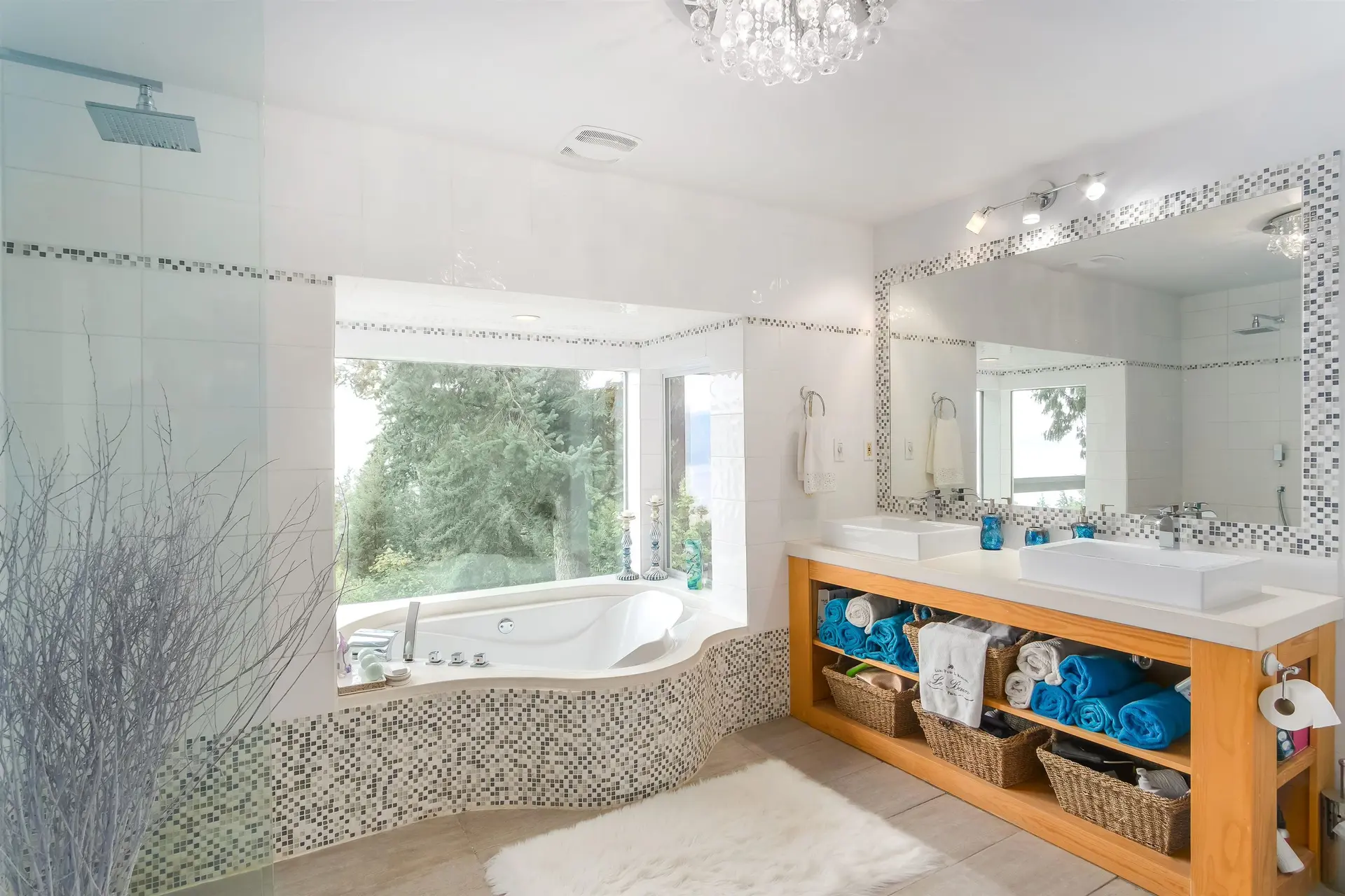 Property at 20 OCEANVIEW ROAD, Lions Bay, BC