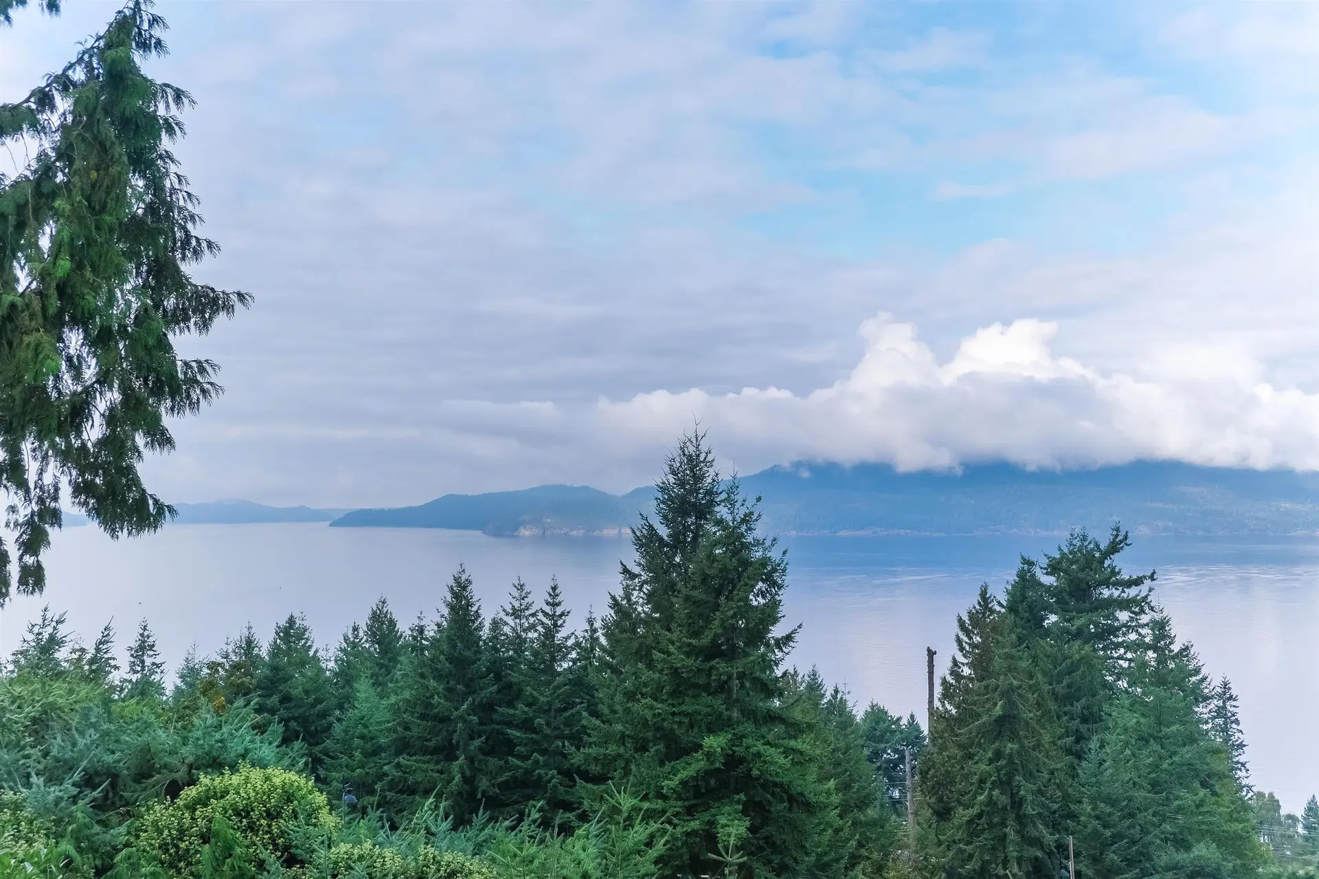 Property at 20 OCEANVIEW ROAD, Lions Bay, BC