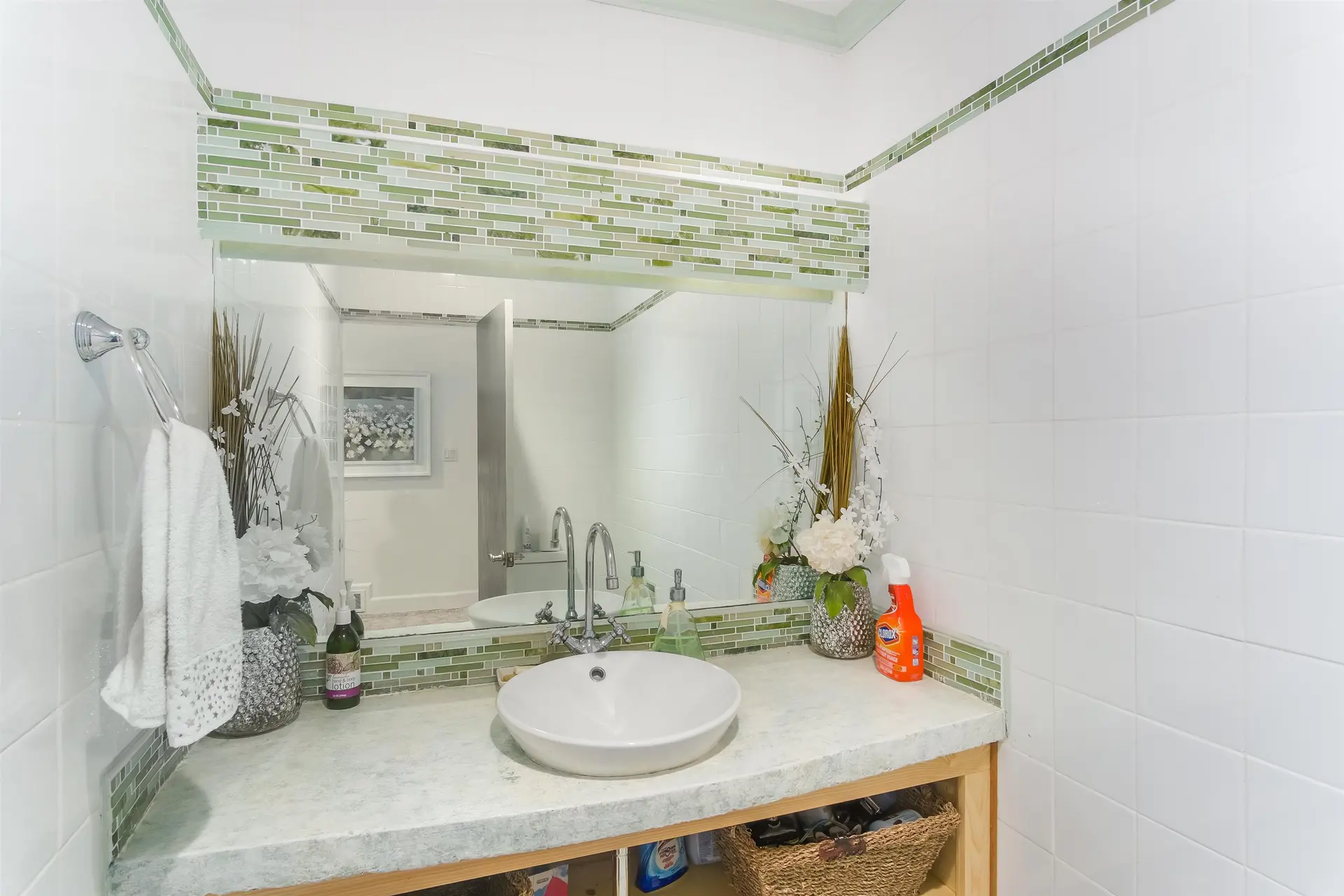 Property at 20 OCEANVIEW ROAD, Lions Bay, BC