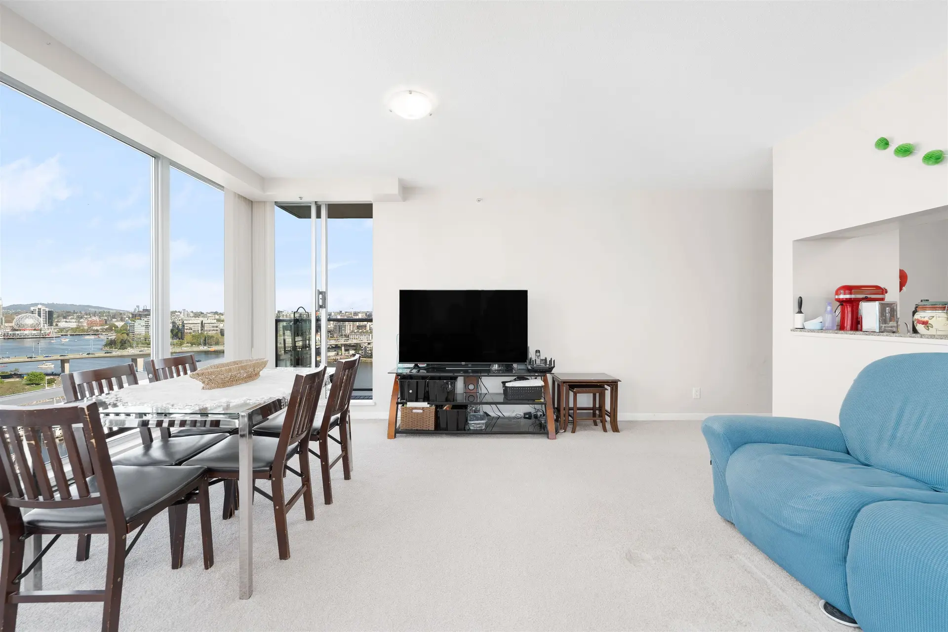 Property at #1906 1228 MARINASIDE CRESCENT, Vancouver, BC