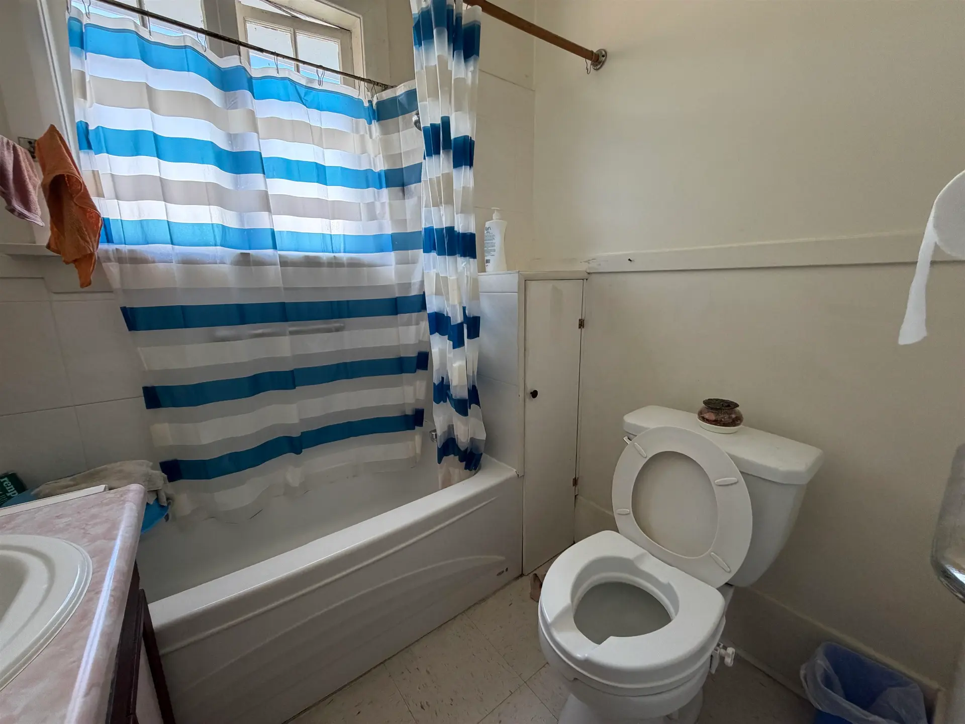 Property at 64 W 14TH AVENUE, Vancouver, BC