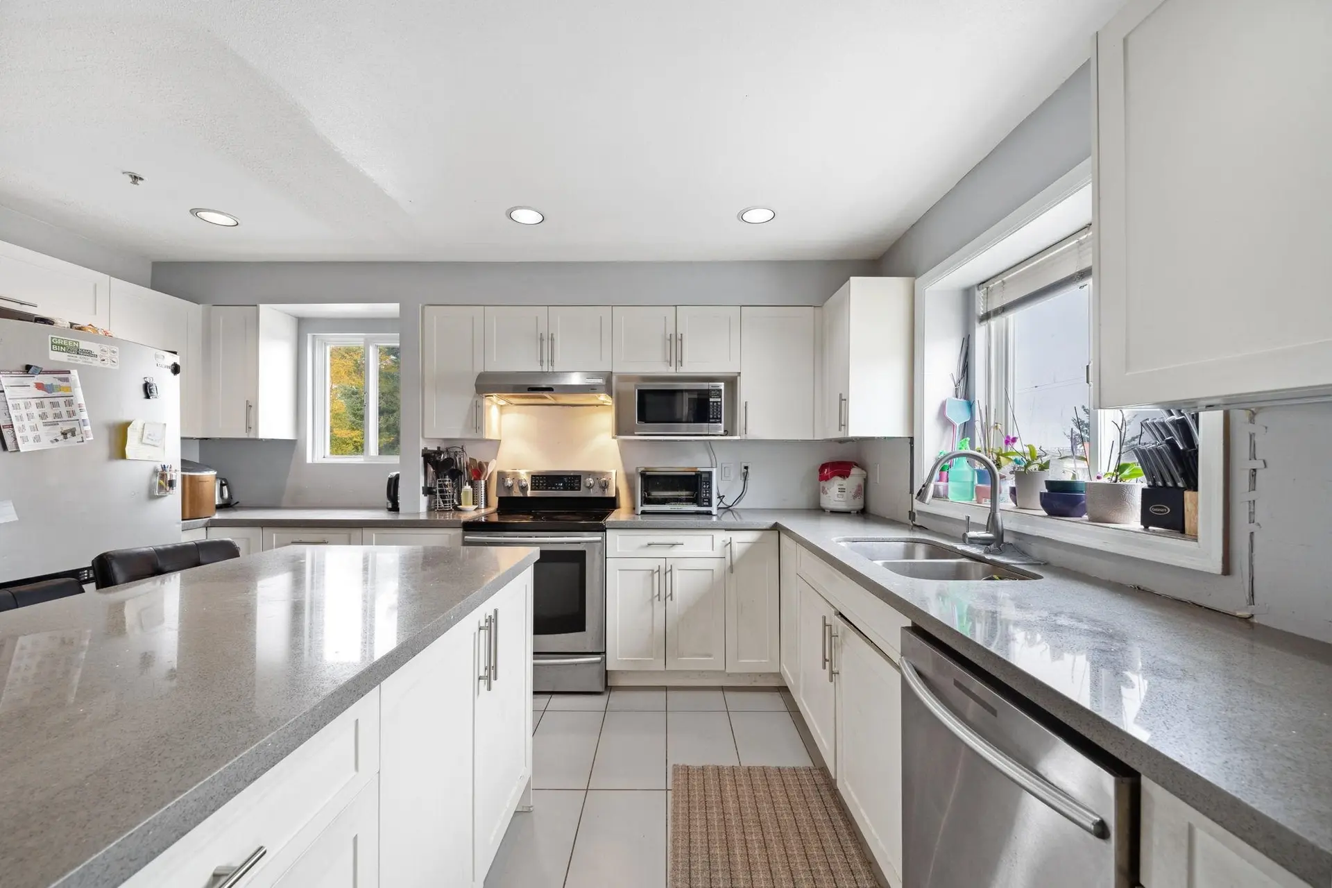 Property at 3298 E 2ND AVENUE, Vancouver, BC