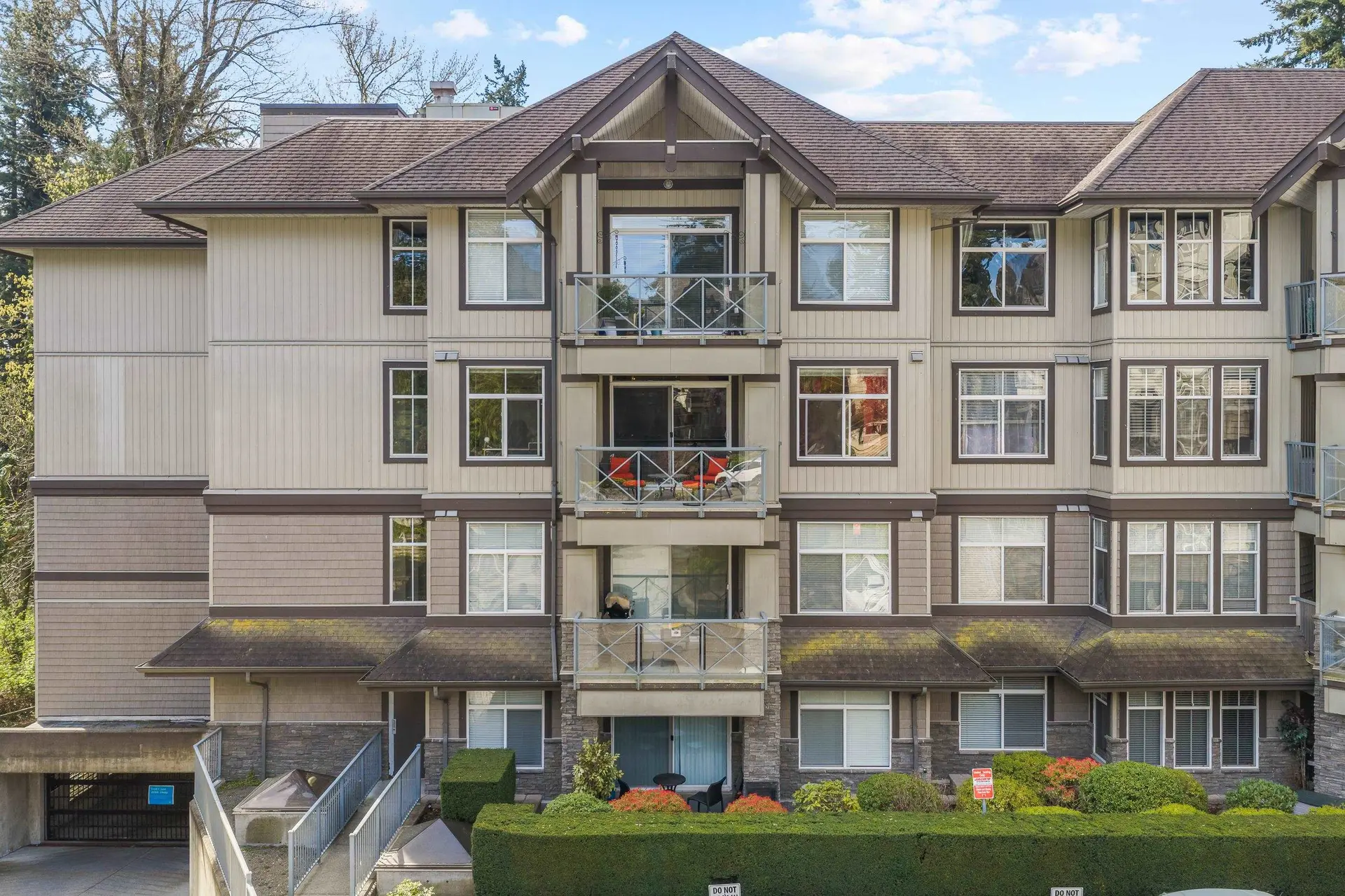 Property at #315 33318 E Bourquin Crescent, Abbotsford, BC