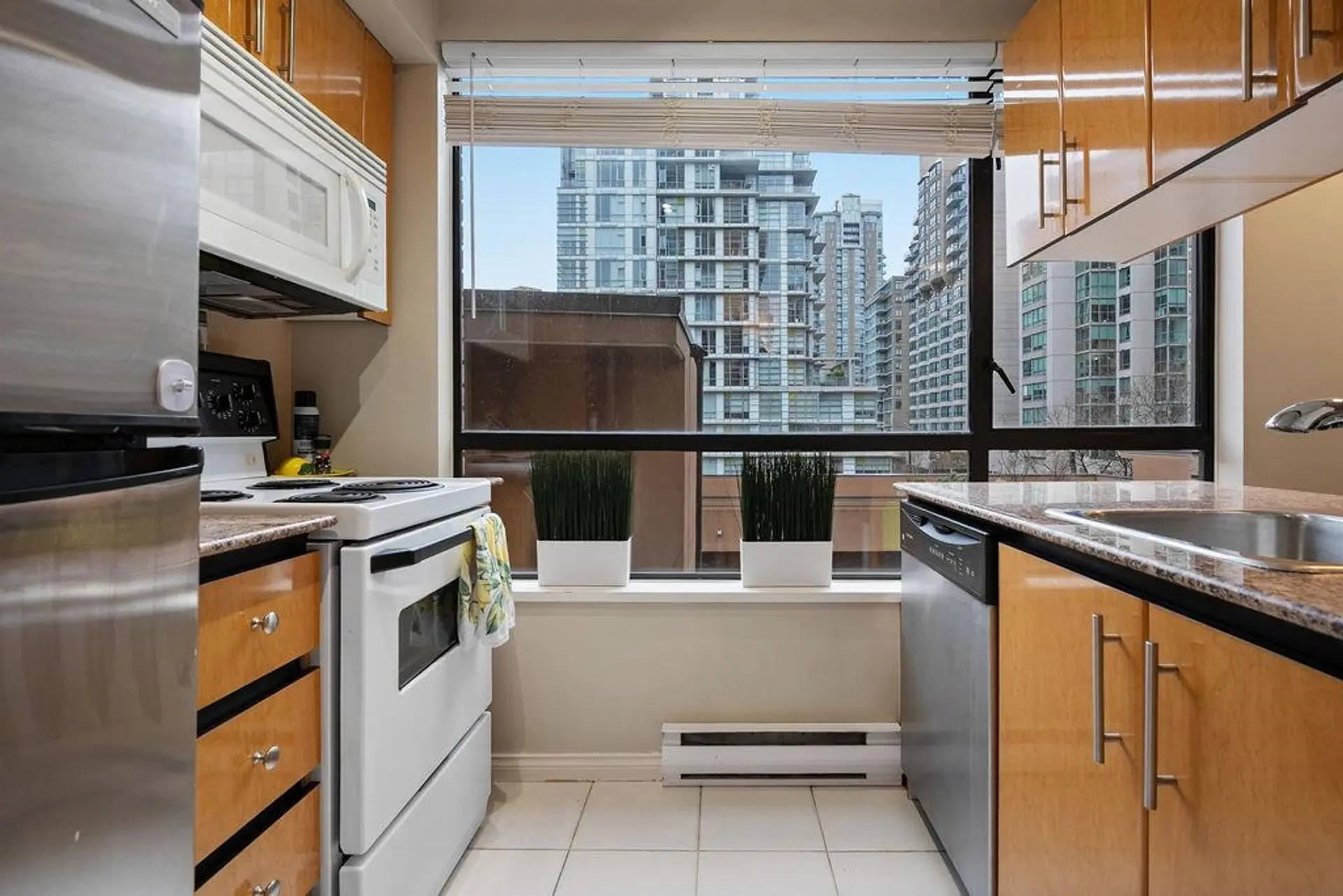 Property at #609 1189 Howe Street, Vancouver, BC