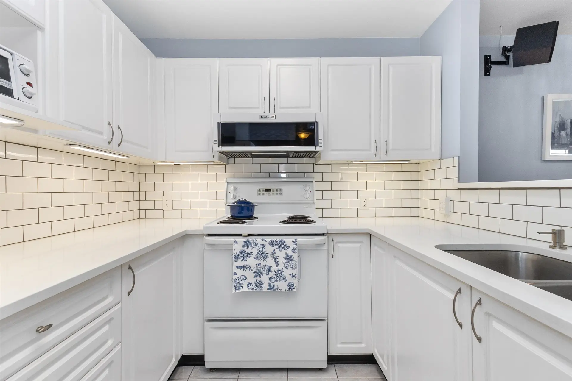 Property at #405 13680 84 AVENUE, Surrey, BC