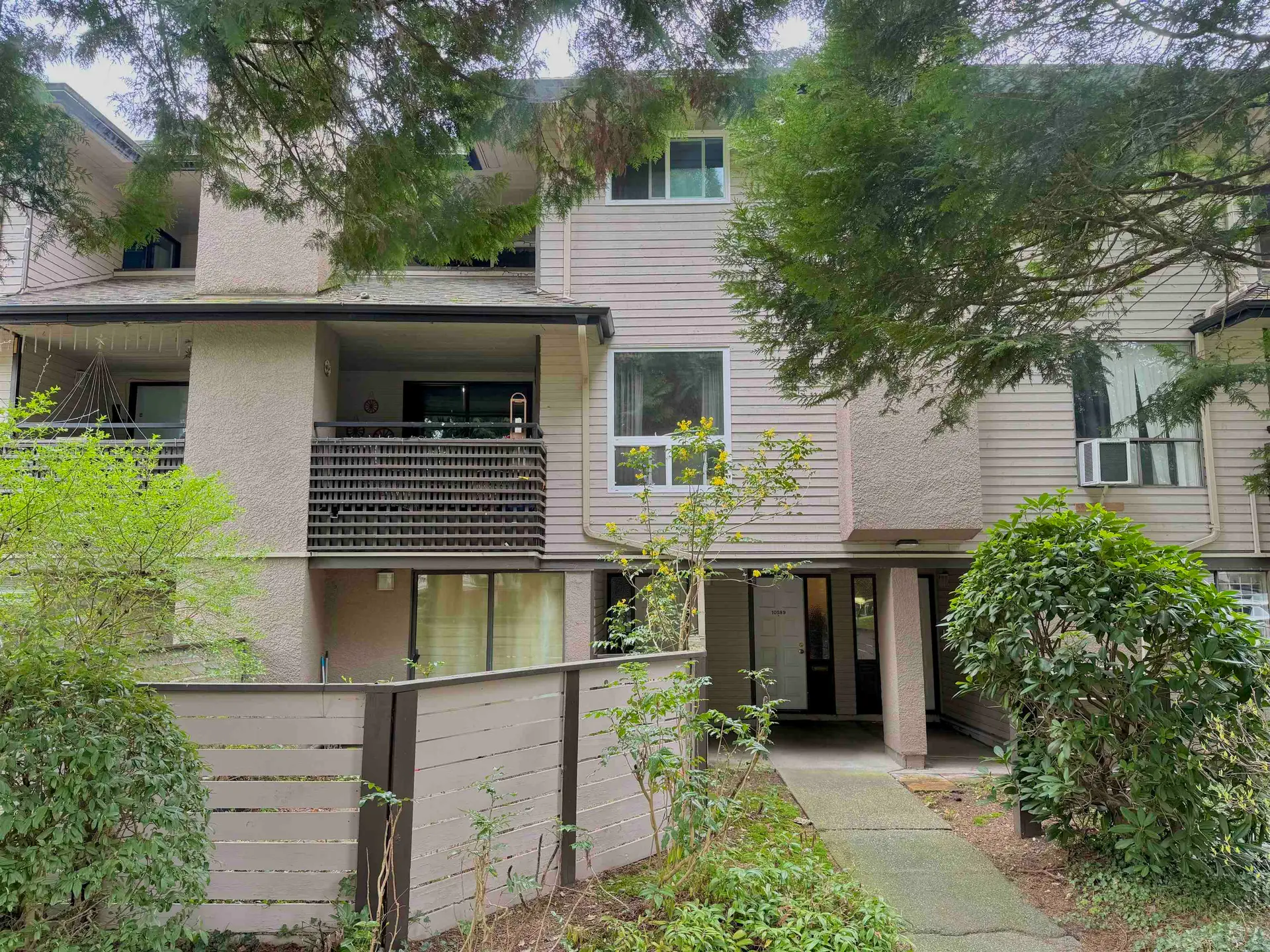 Property at 10589 HOLLY PARK LANE, Surrey, BC