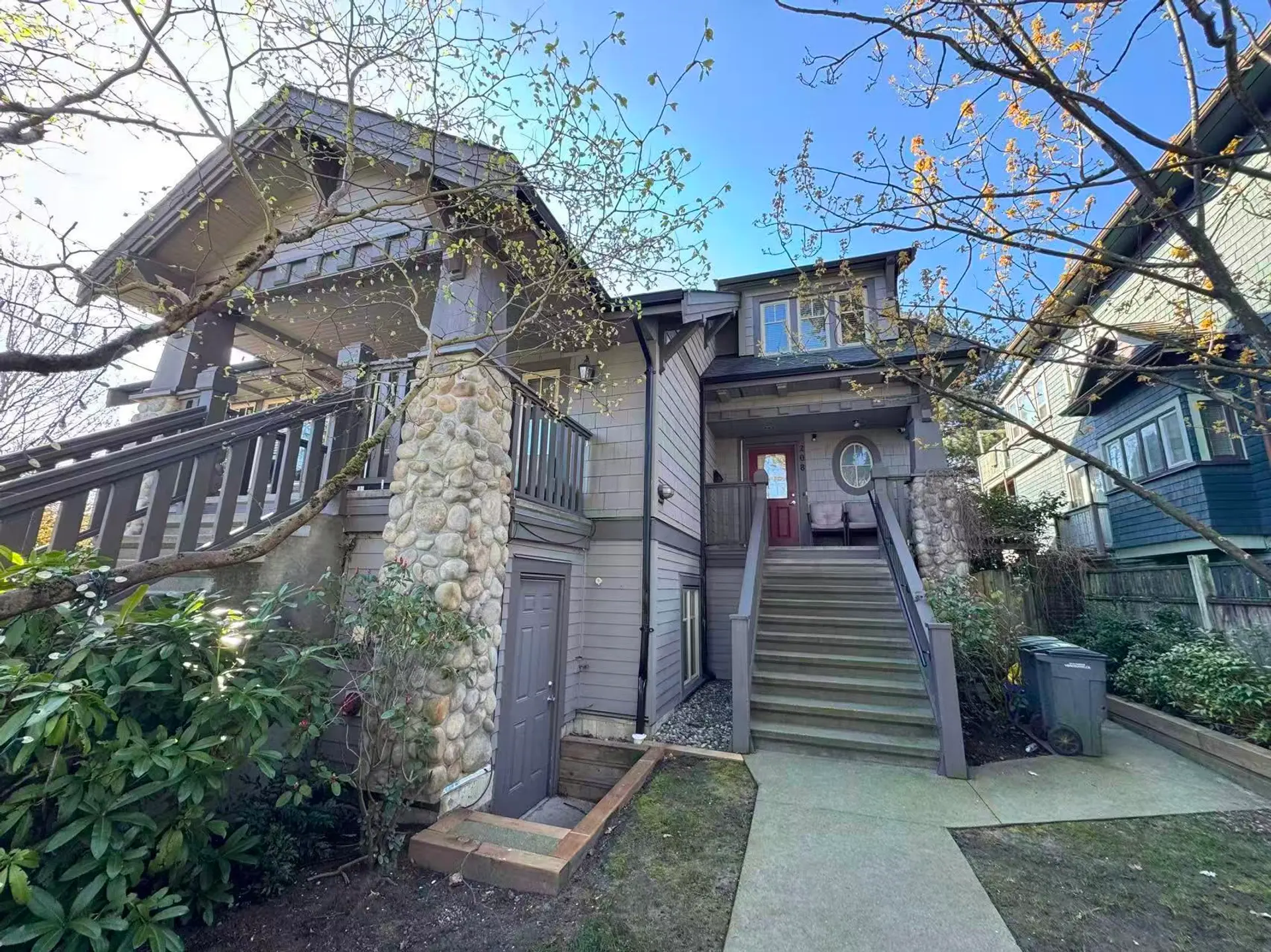 208 W 13th Avenue - Image 11