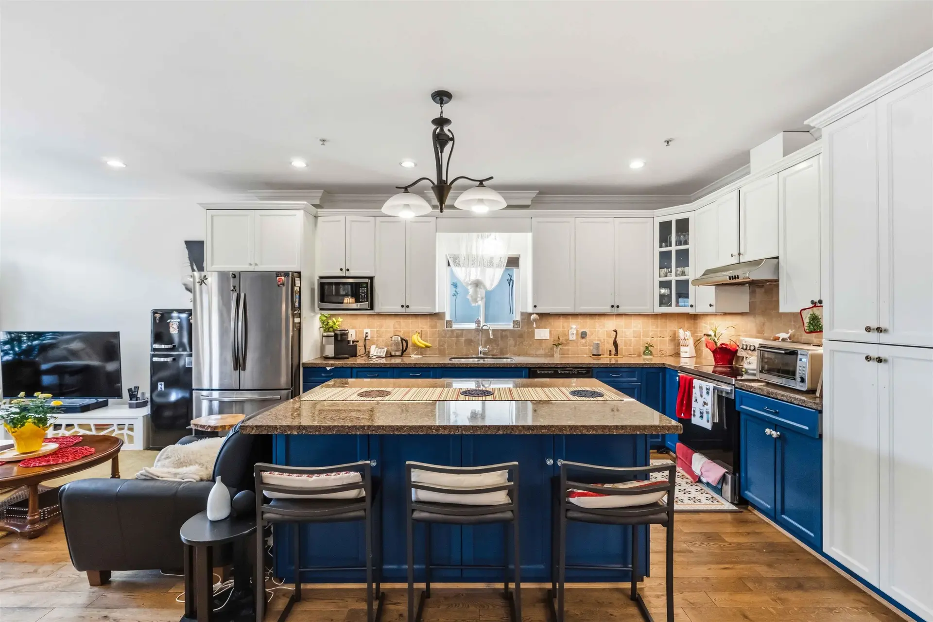 Property at 15544 RUSSELL AVENUE, White Rock, BC