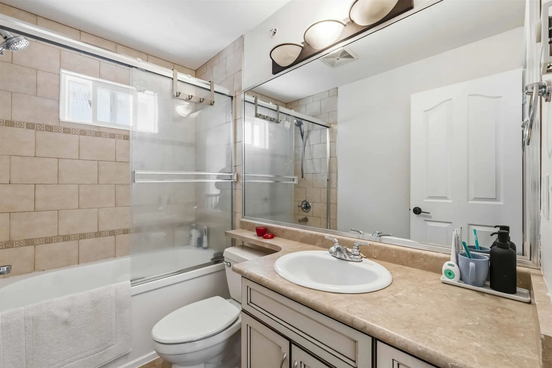 Property at 15544 RUSSELL AVENUE, White Rock, BC