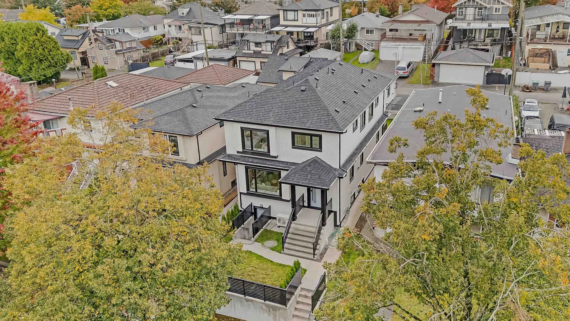 Property at 583 E 60th Avenue, Vancouver, BC