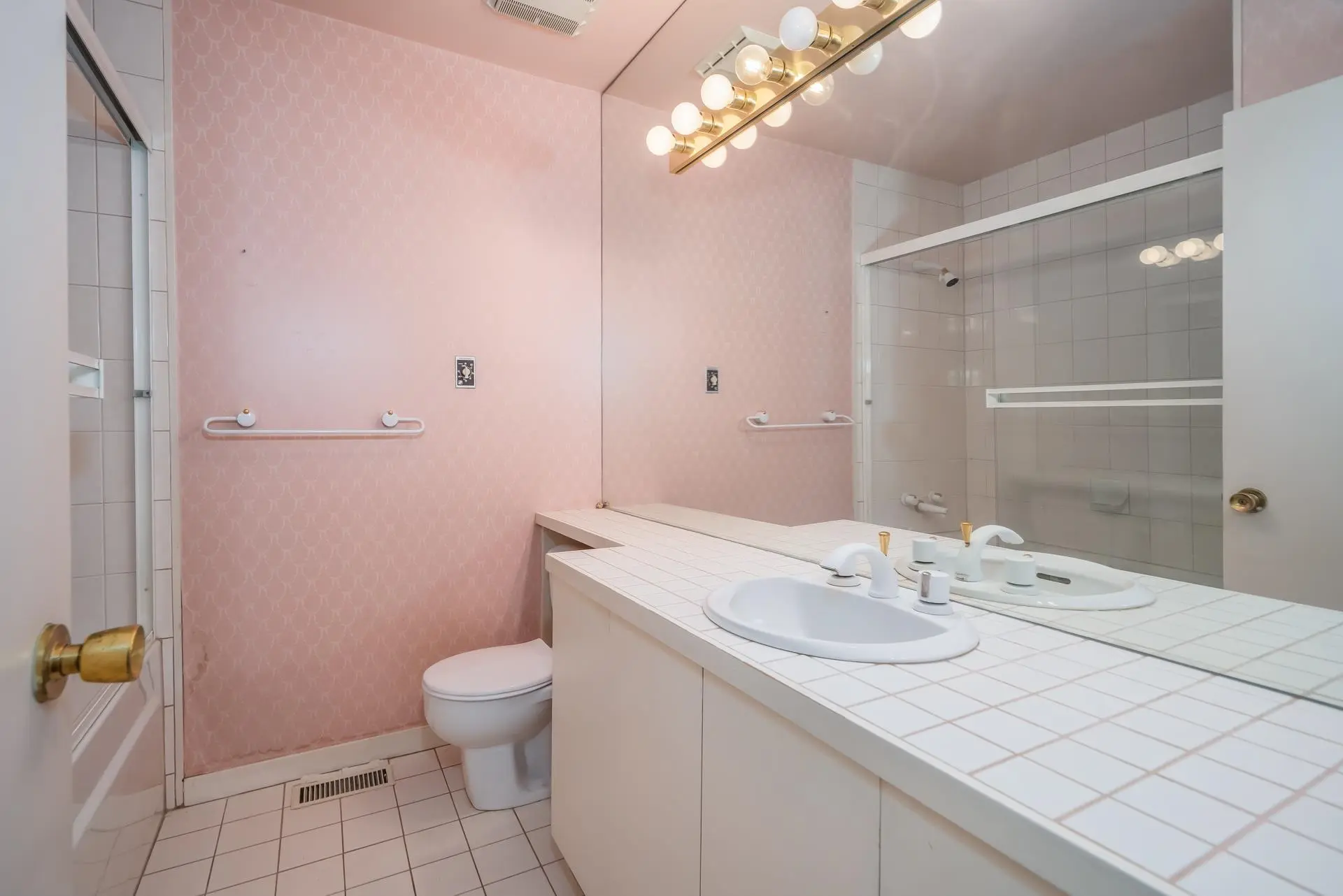 Property at 5240 HALLEY AVENUE, Burnaby, BC