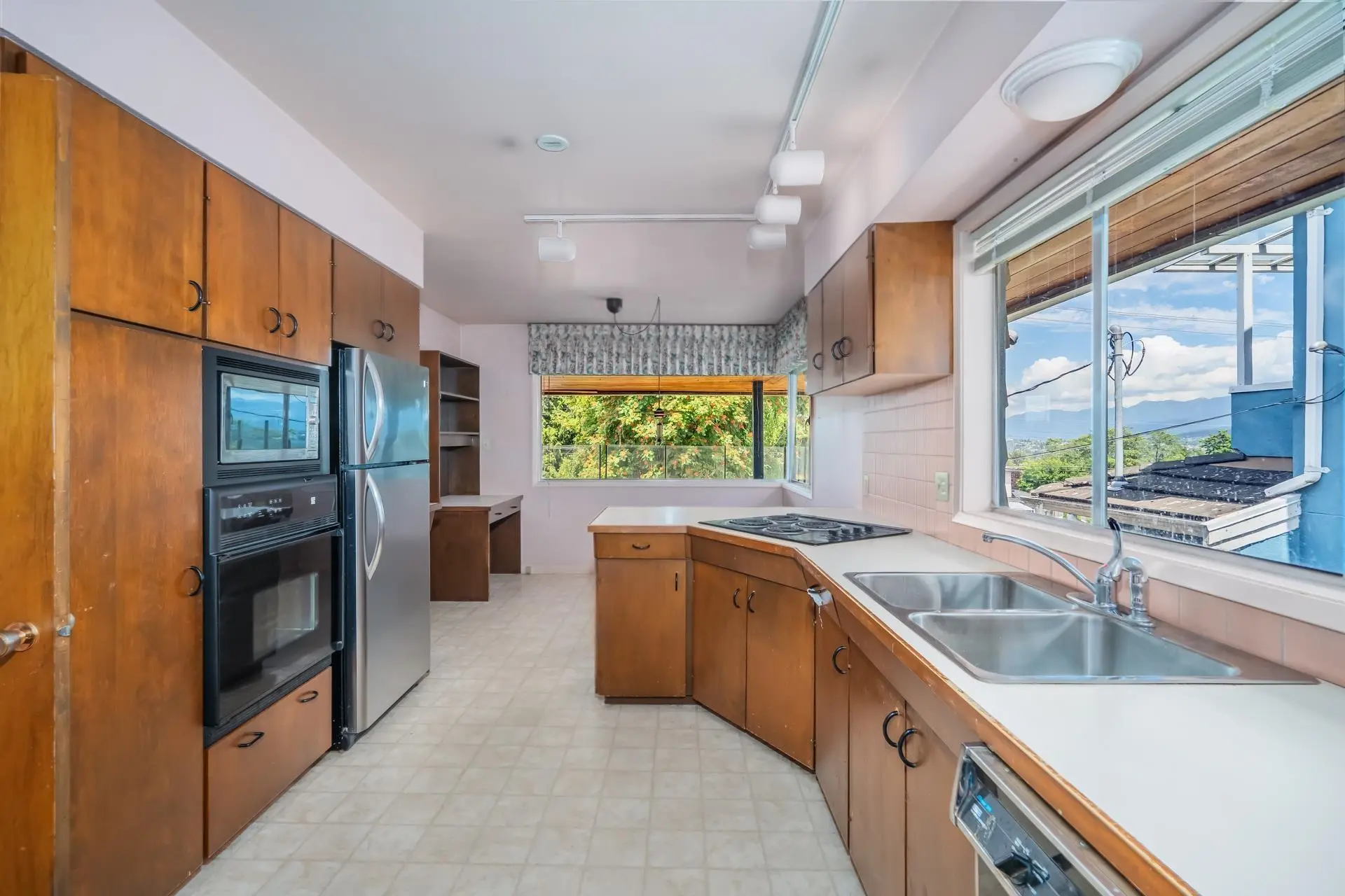 Property at 5240 HALLEY AVENUE, Burnaby, BC