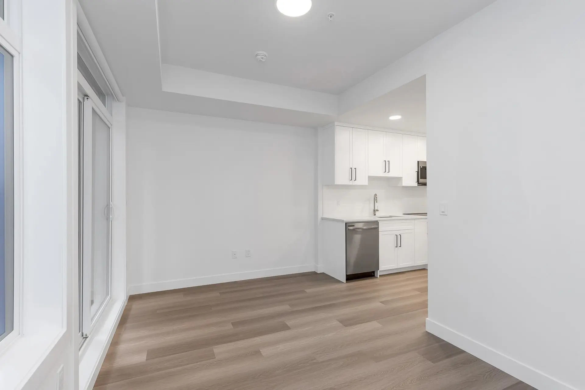 Property at #404 33820 South Fraser Way, Abbotsford, BC