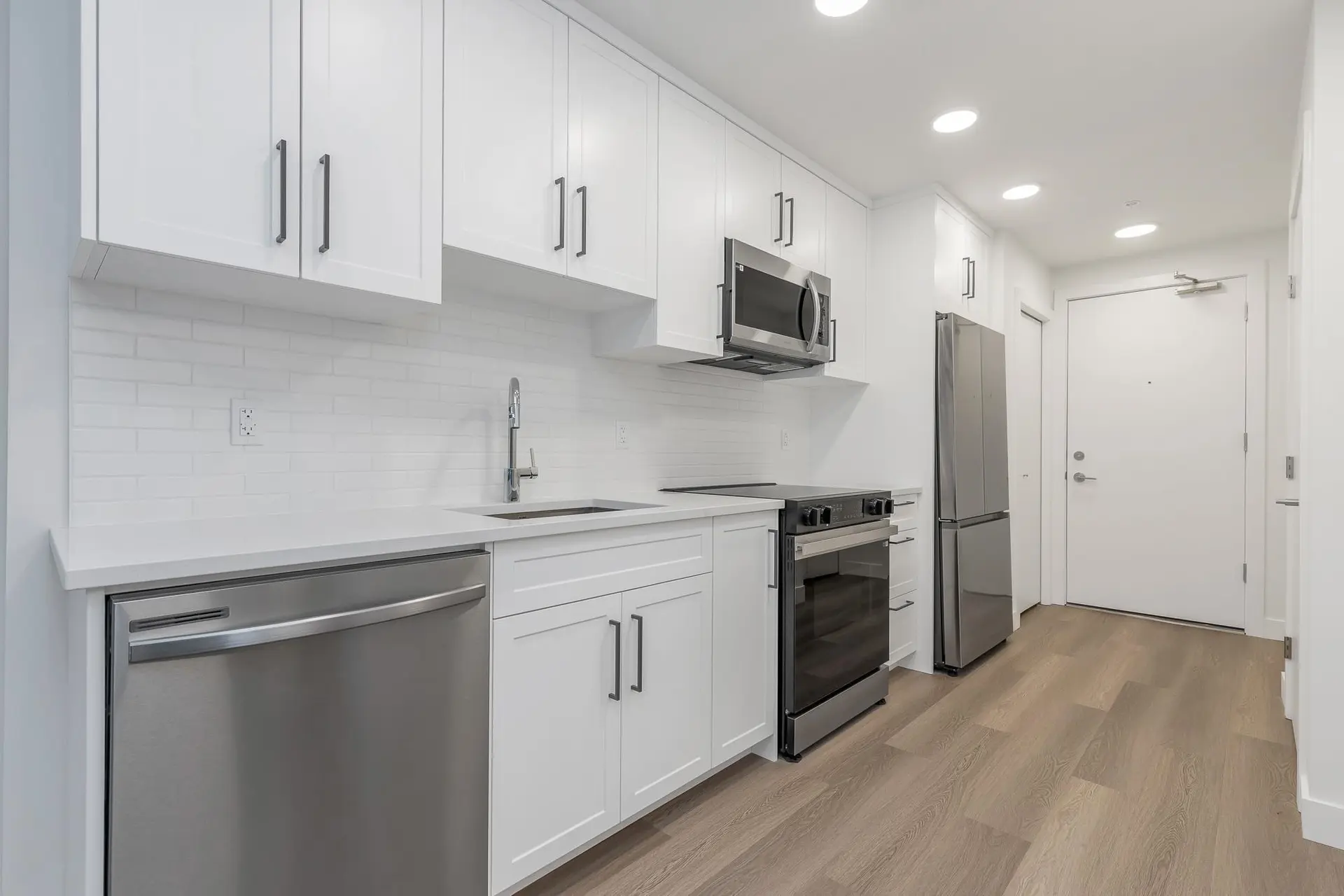 Property at #404 33820 South Fraser Way, Abbotsford, BC