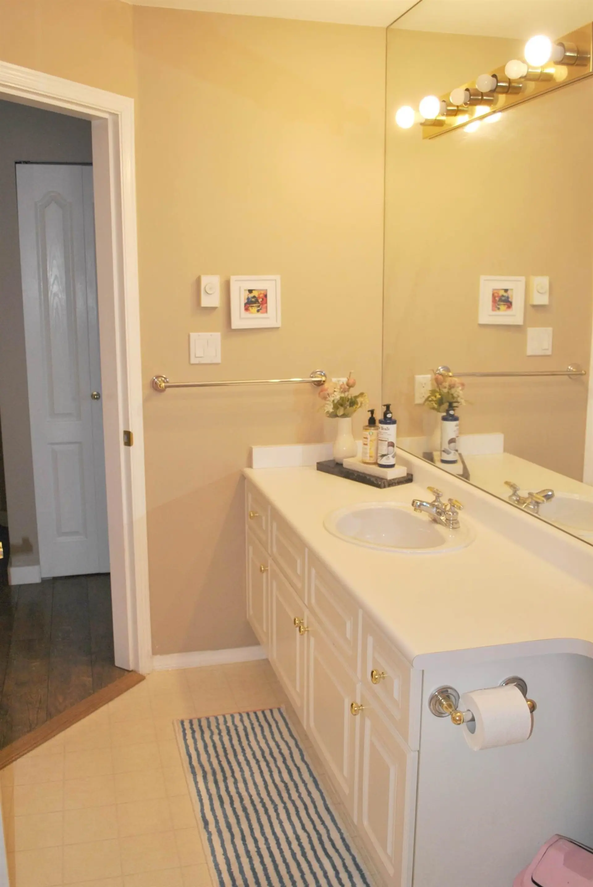 Property at #306 15160 108 AVENUE, Surrey, BC