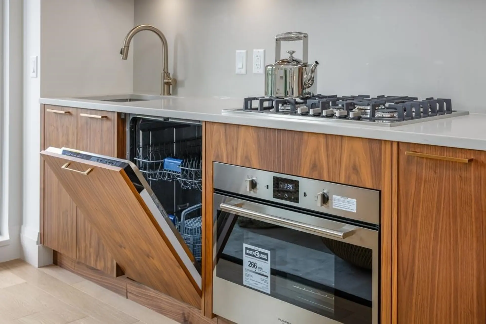 Property at #410 2550 GARDEN DRIVE, Vancouver, BC