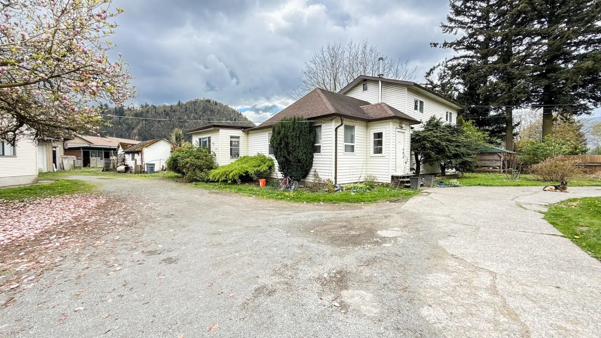 Property at 6390 Pioneer Avenue, Agassiz, BC