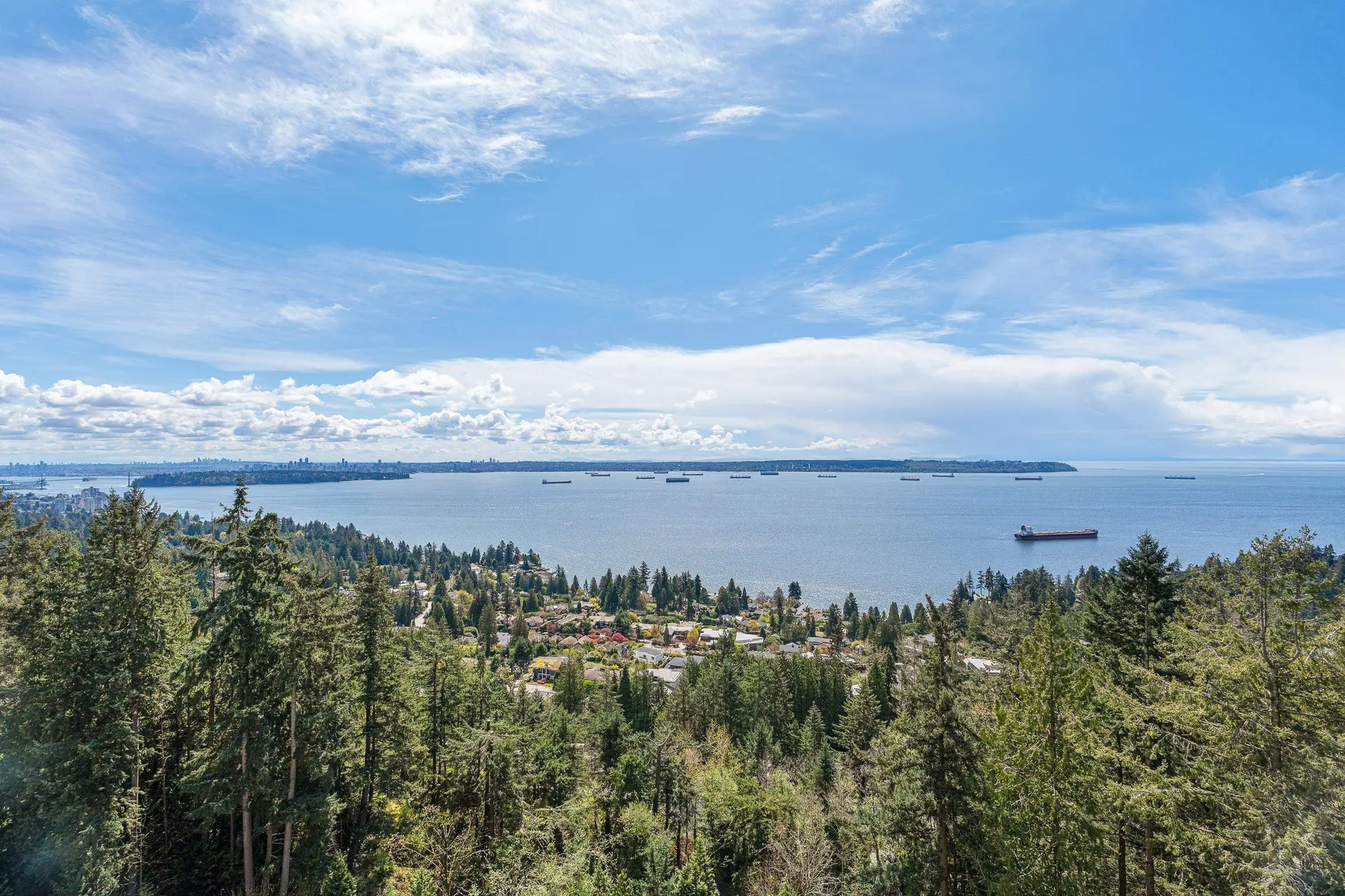 Property at #1402 3355 Cypress Place, West Vancouver, BC
