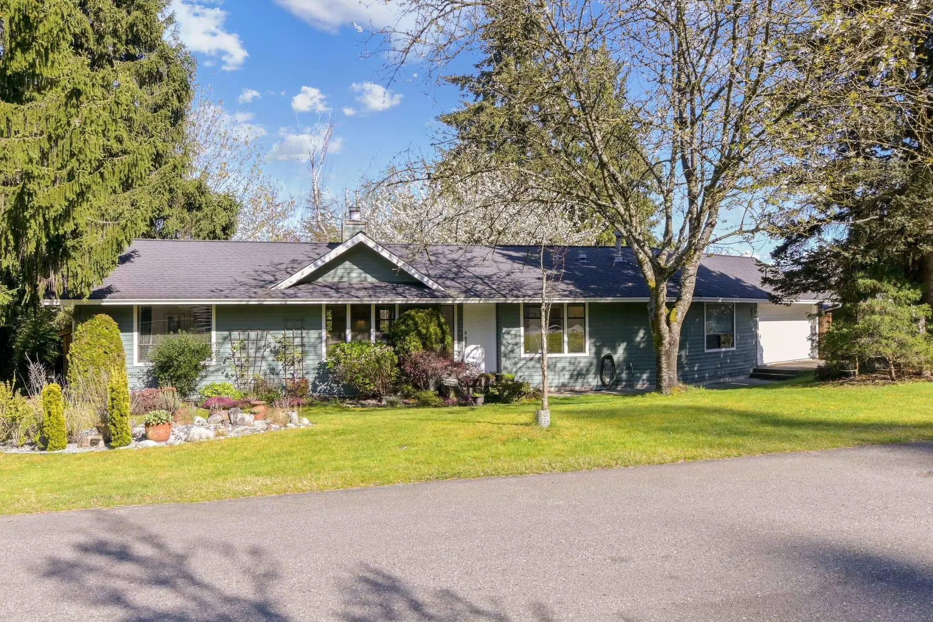 Property at 15342 Killarney Court, Surrey, BC