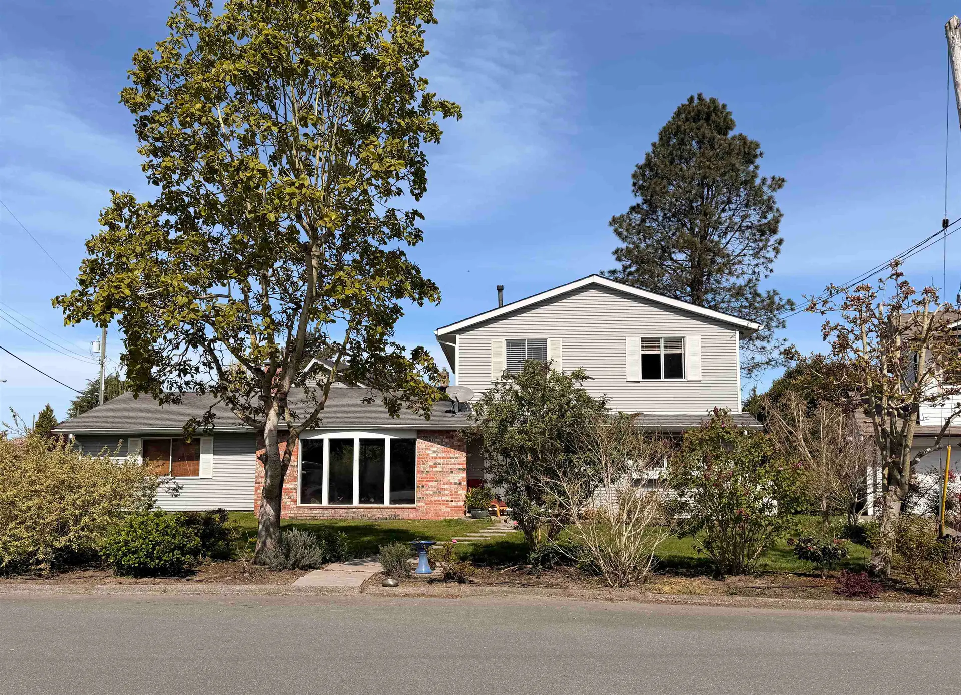 Property at 5463 50 Avenue, Ladner, BC