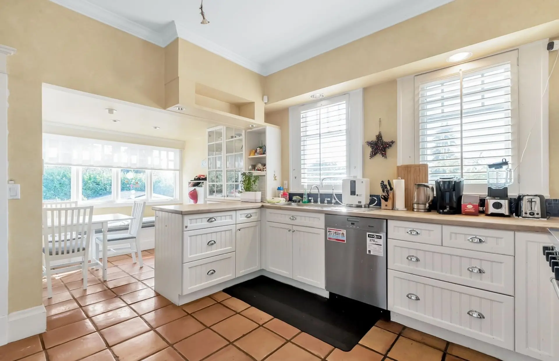 Property at 1670 W 49th Avenue, Vancouver, BC