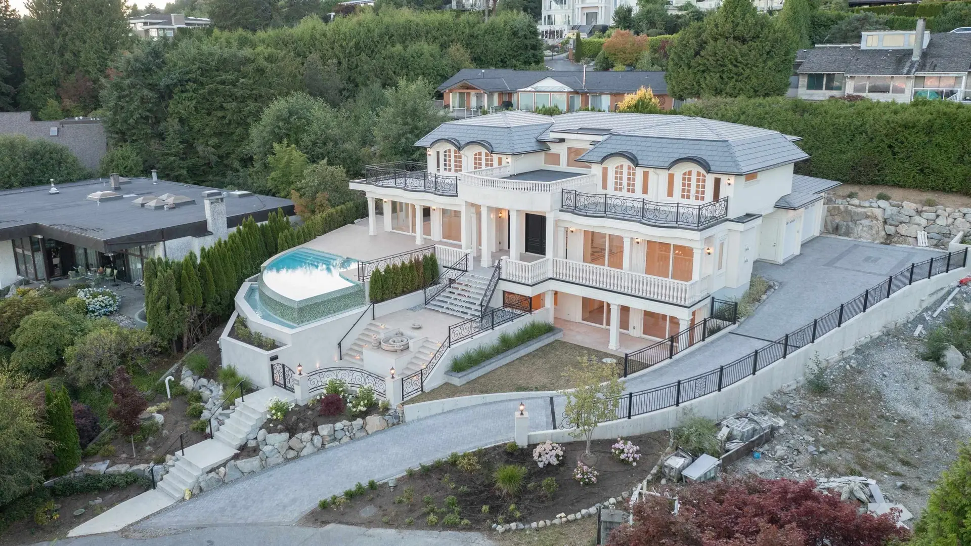 Property at 1445 Sandhurst Place, West Vancouver, BC