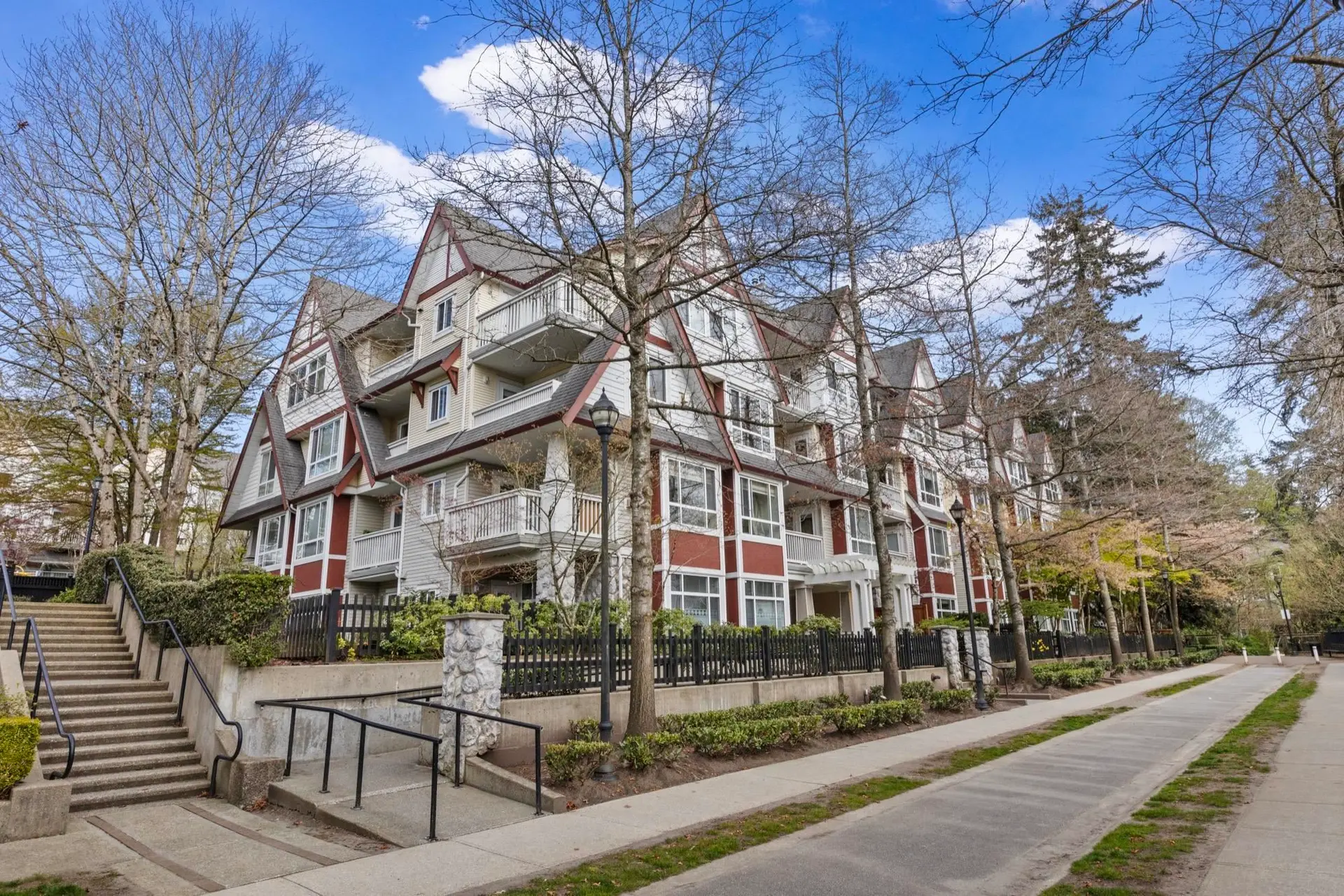 Property at #322 6833 Village Grn, Burnaby, BC