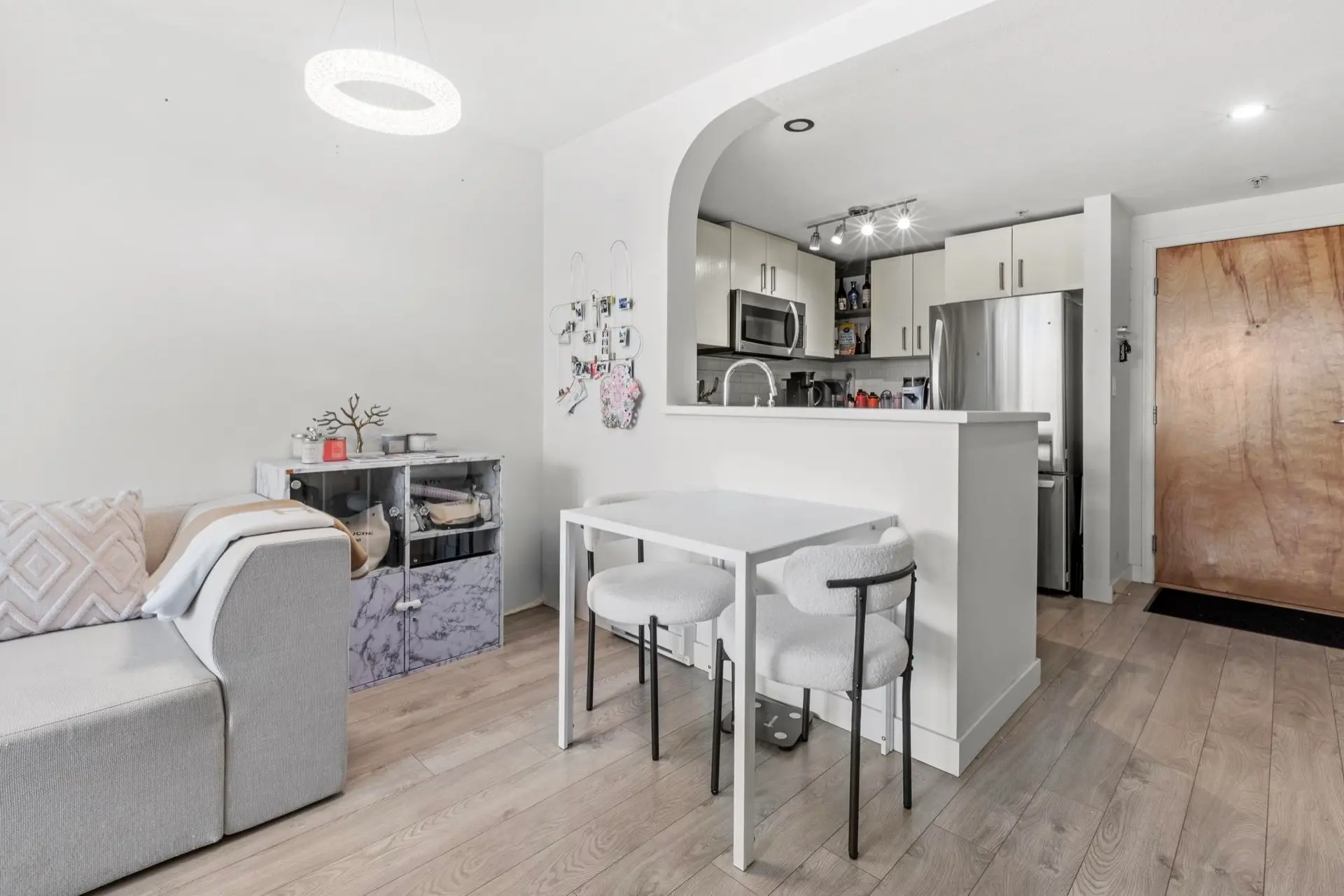 Property at #322 6833 Village Grn, Burnaby, BC