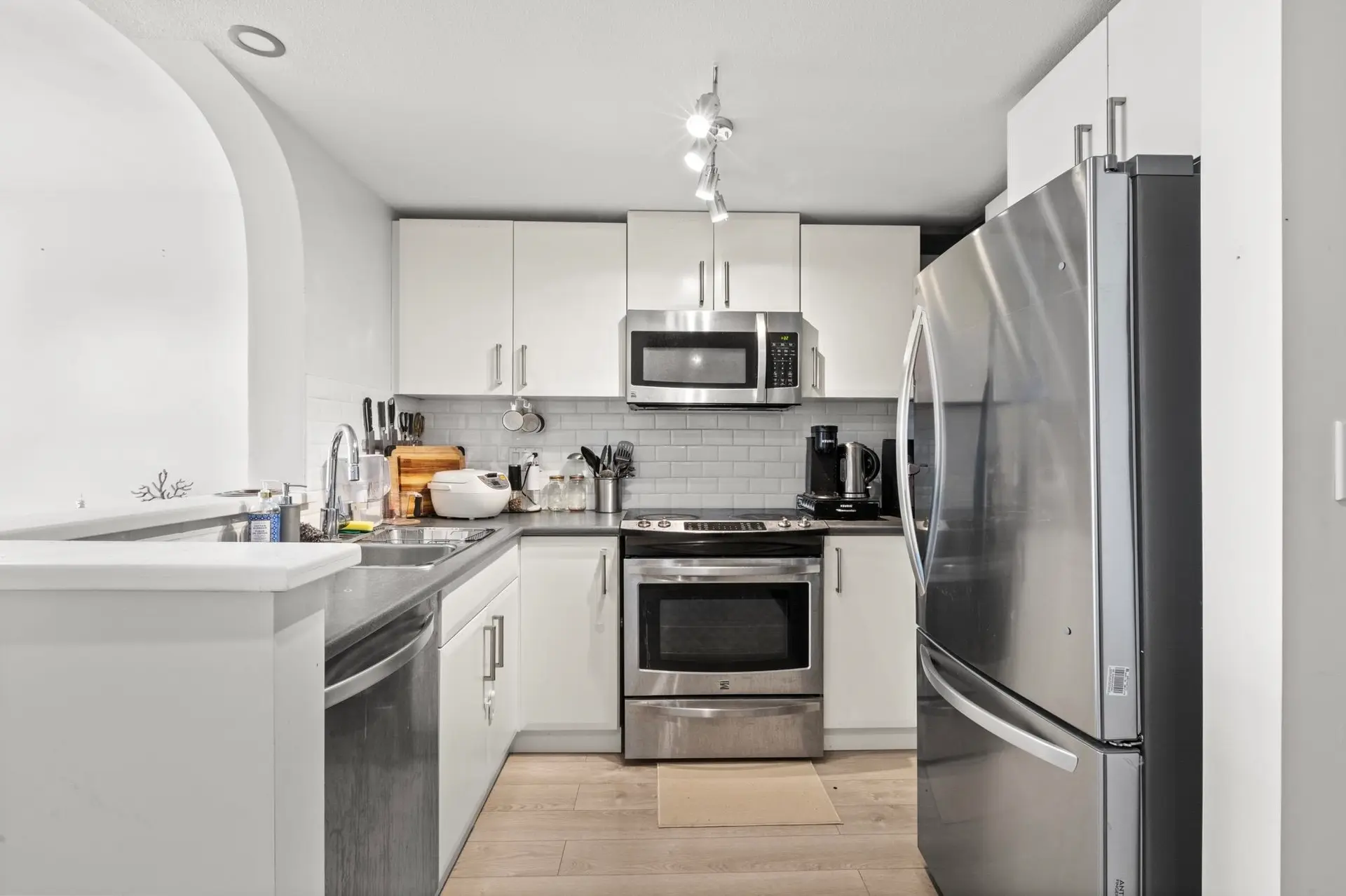 Property at #322 6833 Village Grn, Burnaby, BC