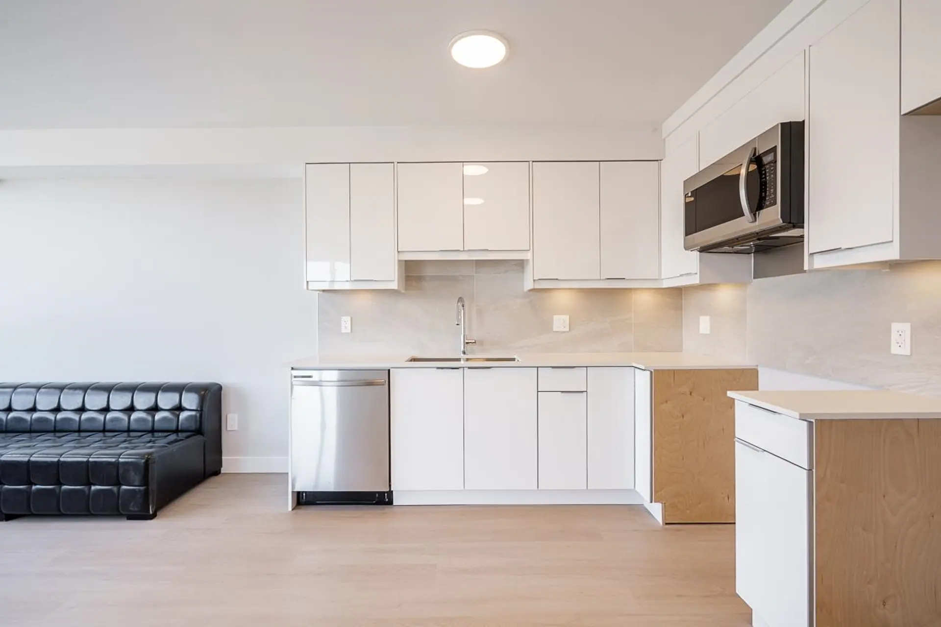 Property at #307 3050 KINGSWAY, Vancouver, BC