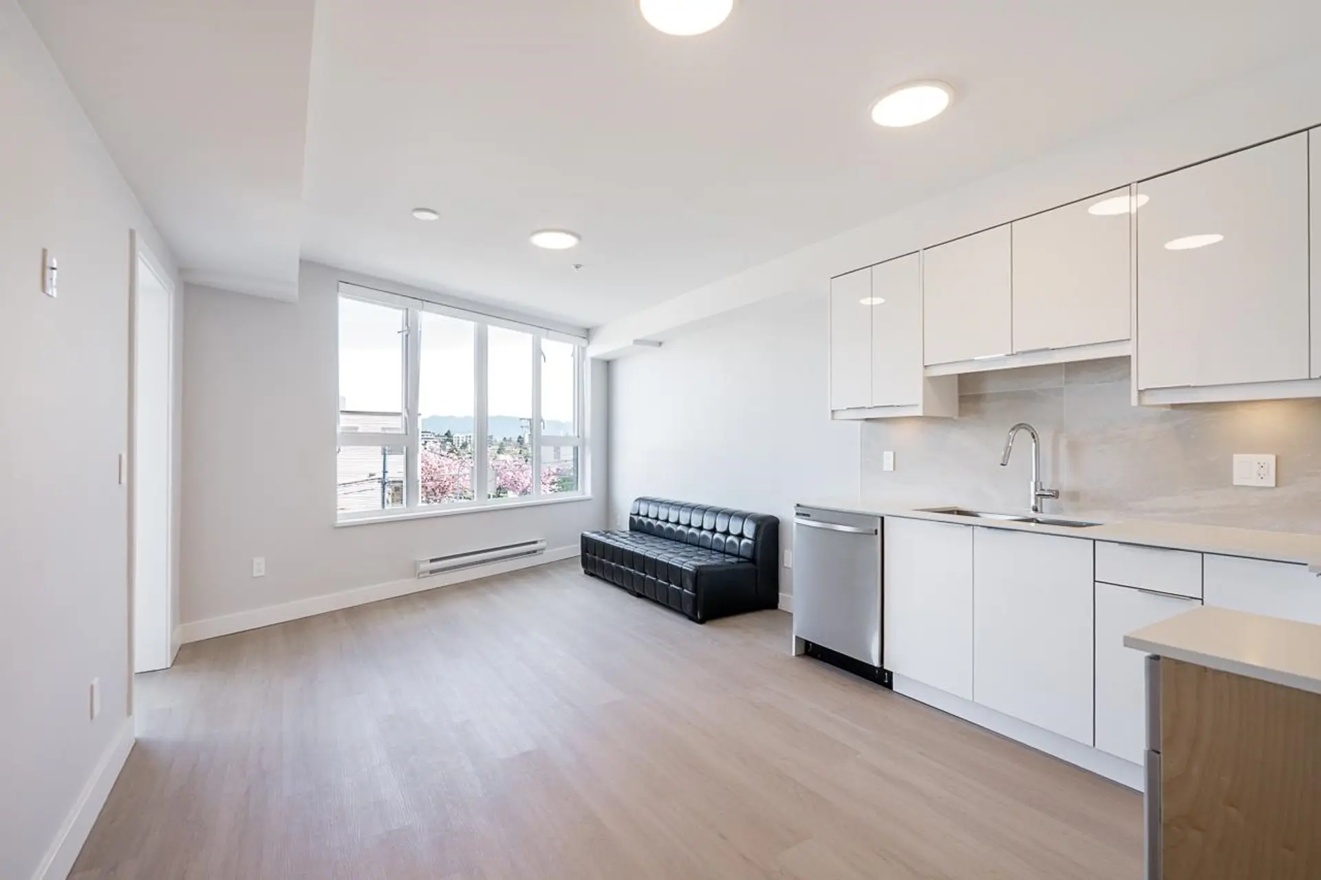 Property at #307 3050 KINGSWAY, Vancouver, BC