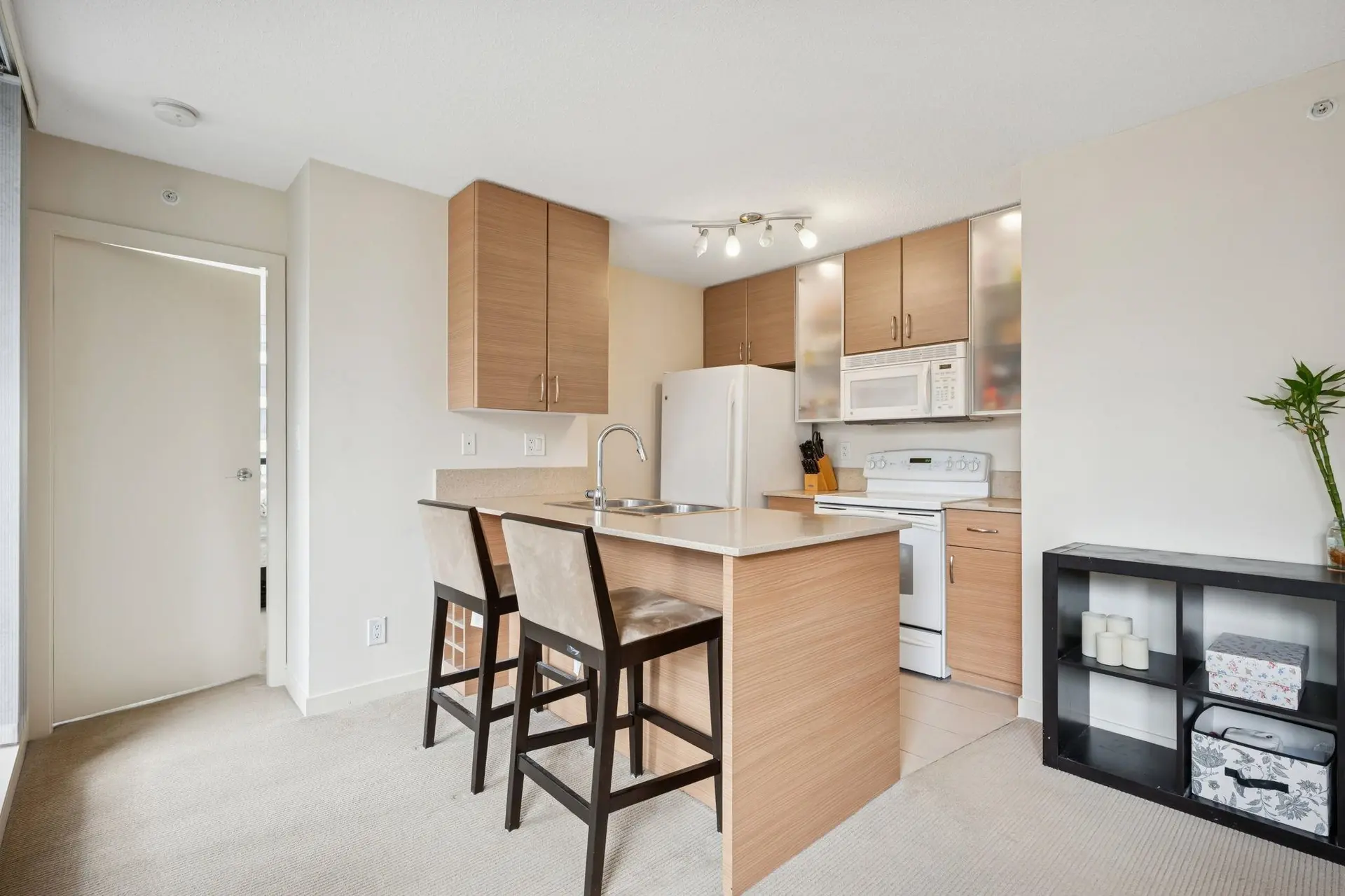 Property at #502 977 Mainland Street, Vancouver, BC