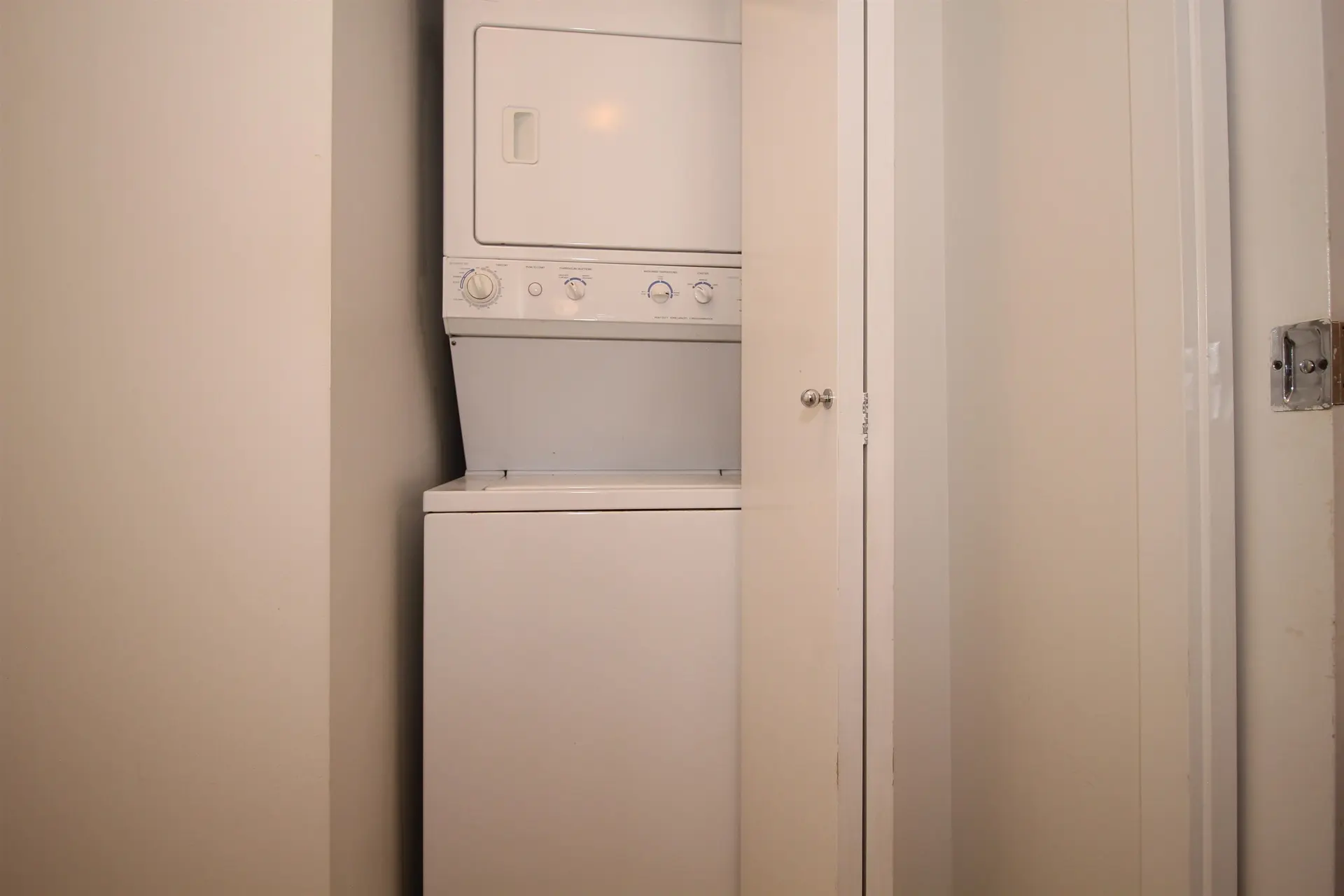 Property at #703 480 Robson Street, Vancouver, BC