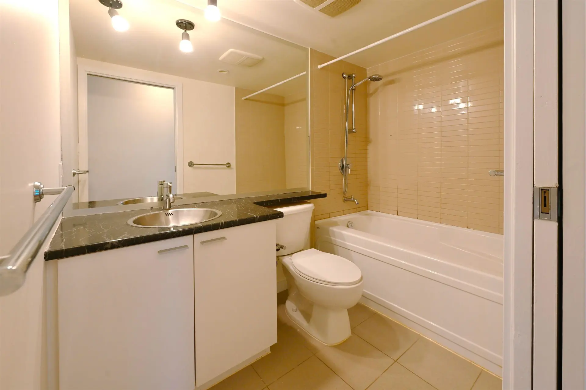 Property at #2206 111 W Georgia Street, Vancouver, BC