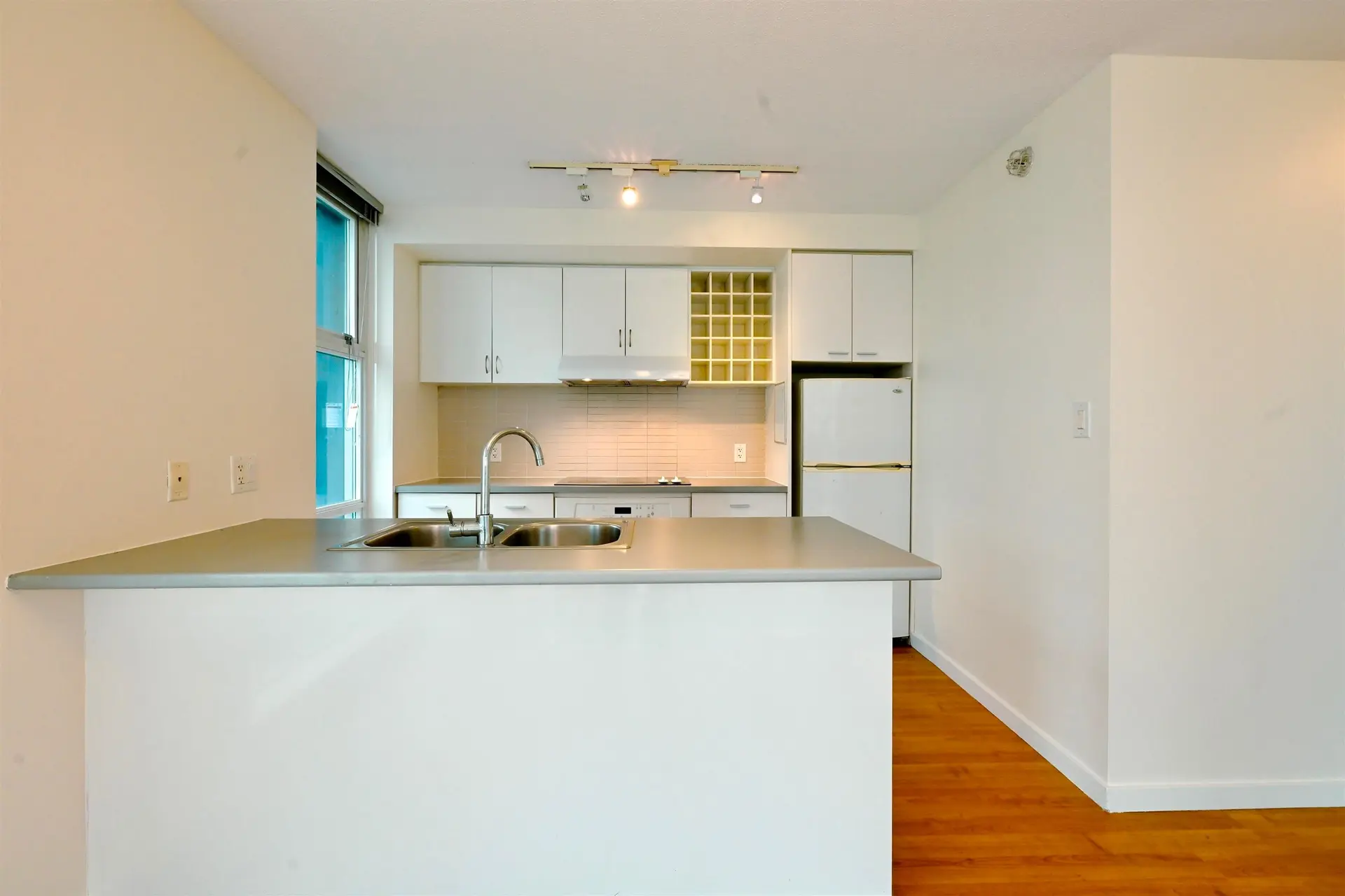 Property at #2206 111 W Georgia Street, Vancouver, BC