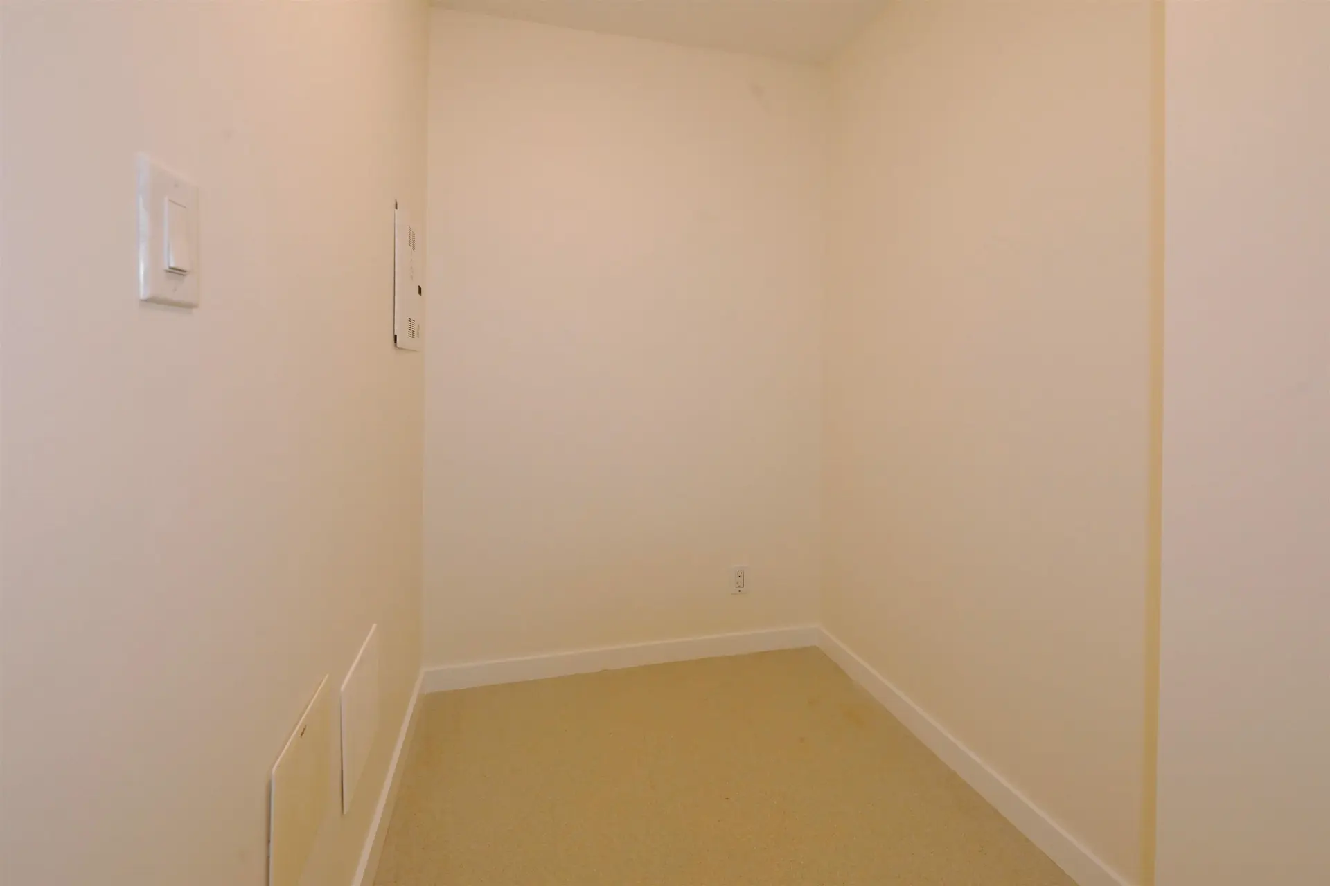 Property at #2206 111 W Georgia Street, Vancouver, BC