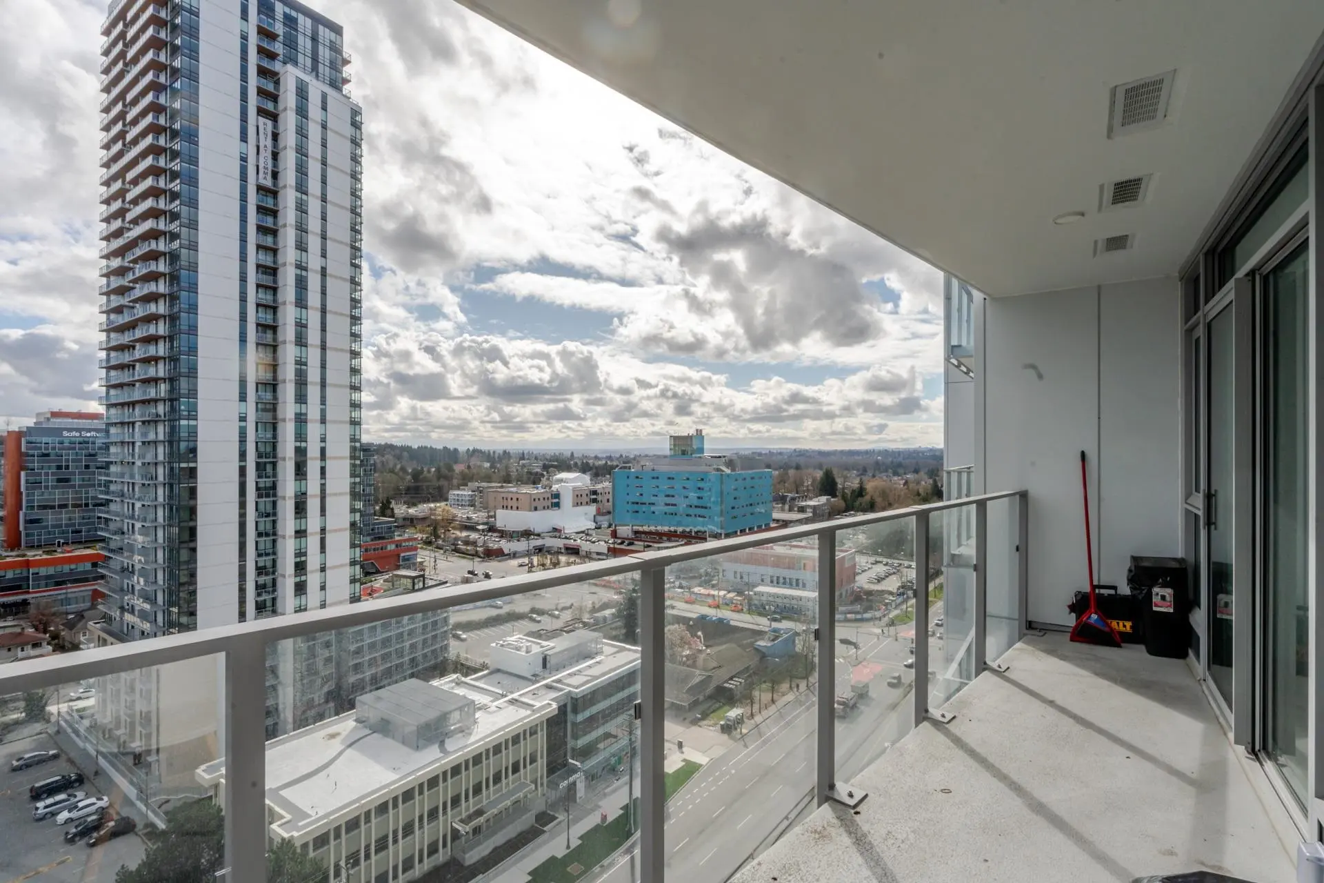 #1108 9675 King George Boulevard - Image 12